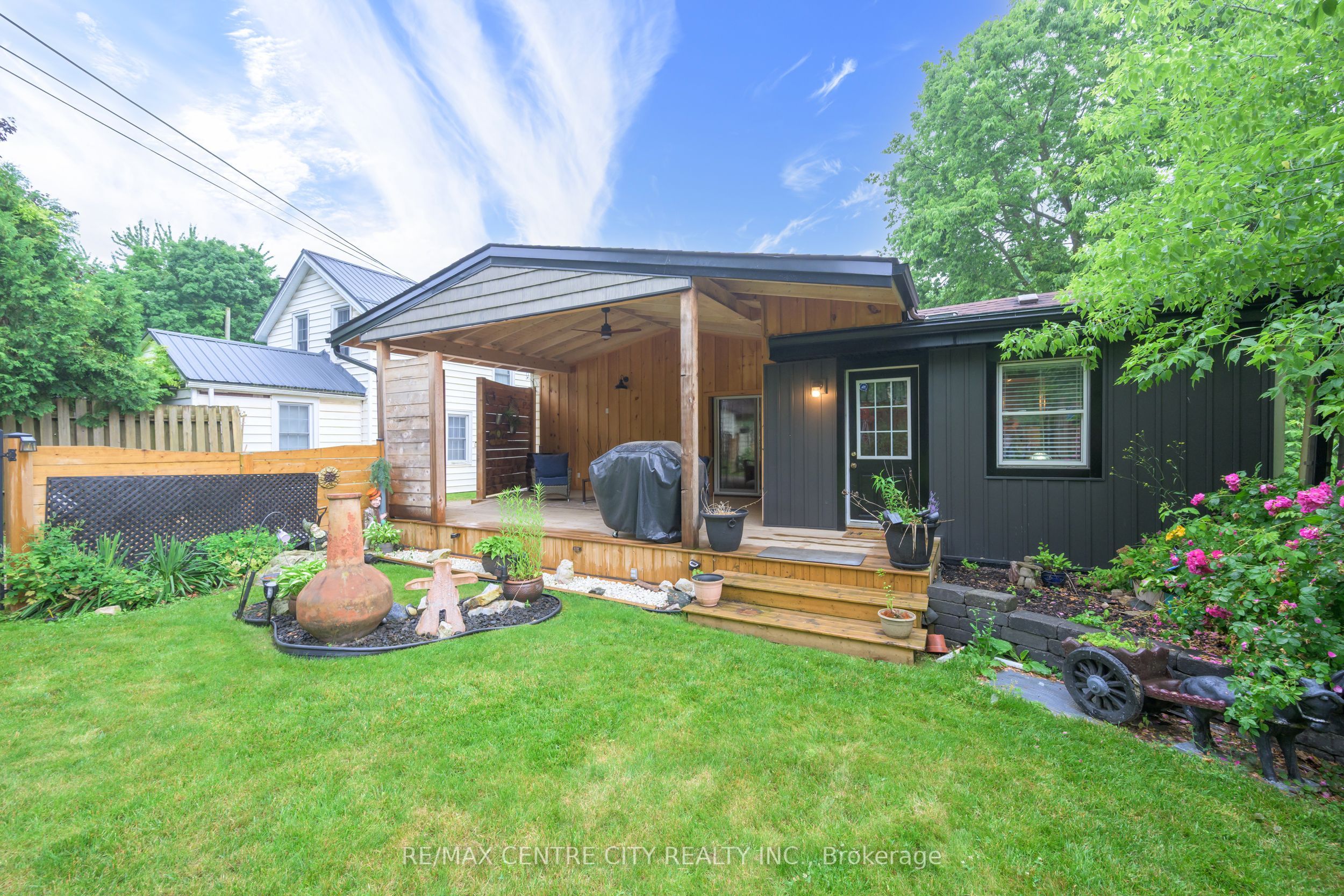 99 Wilson Avenue Property Photo 1