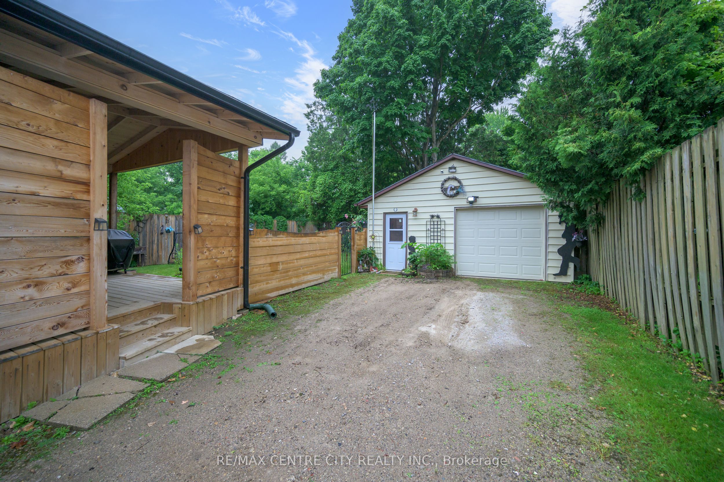99 Wilson Avenue Property Photo 3