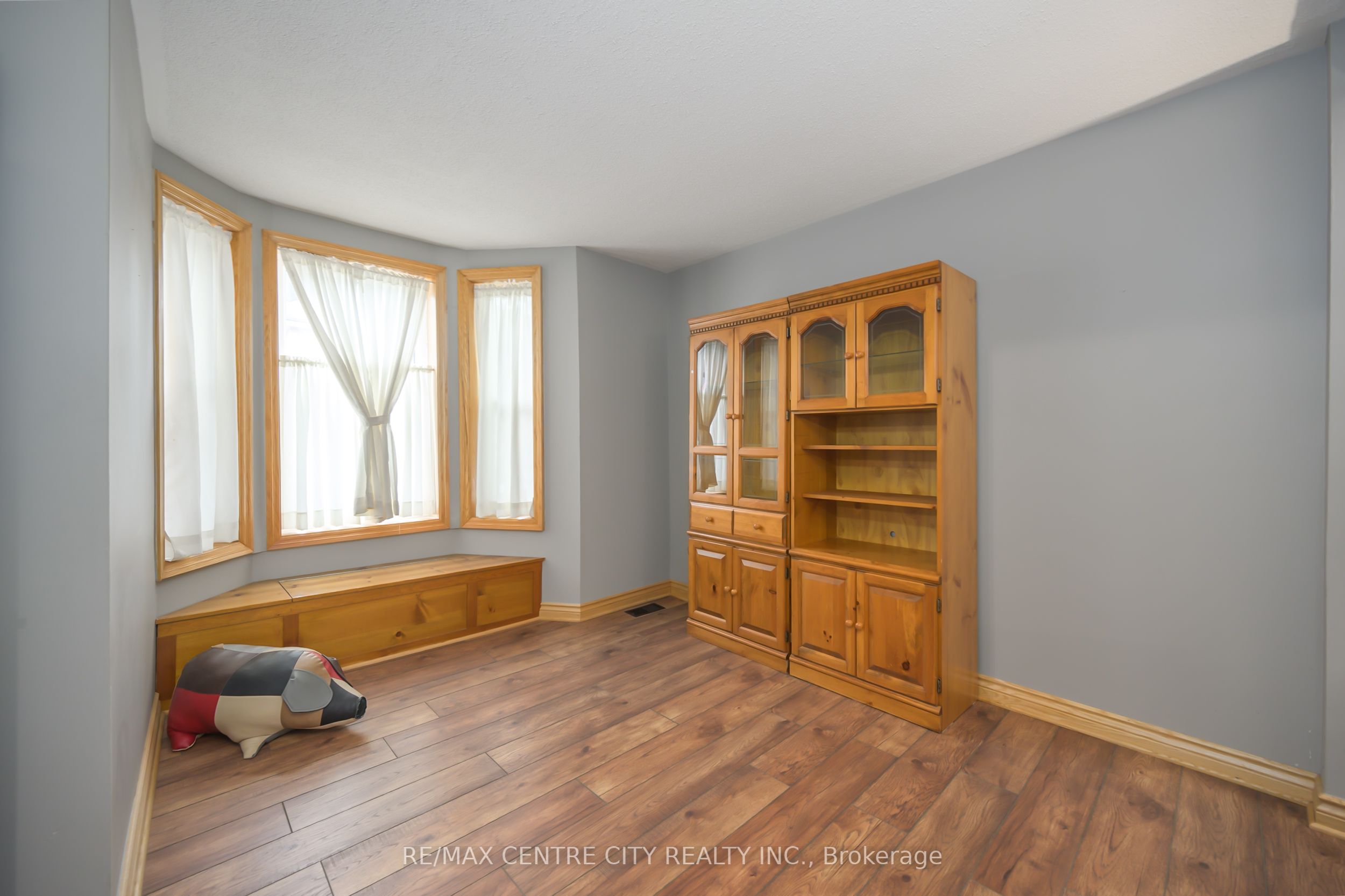 99 Wilson Avenue Property Photo 8