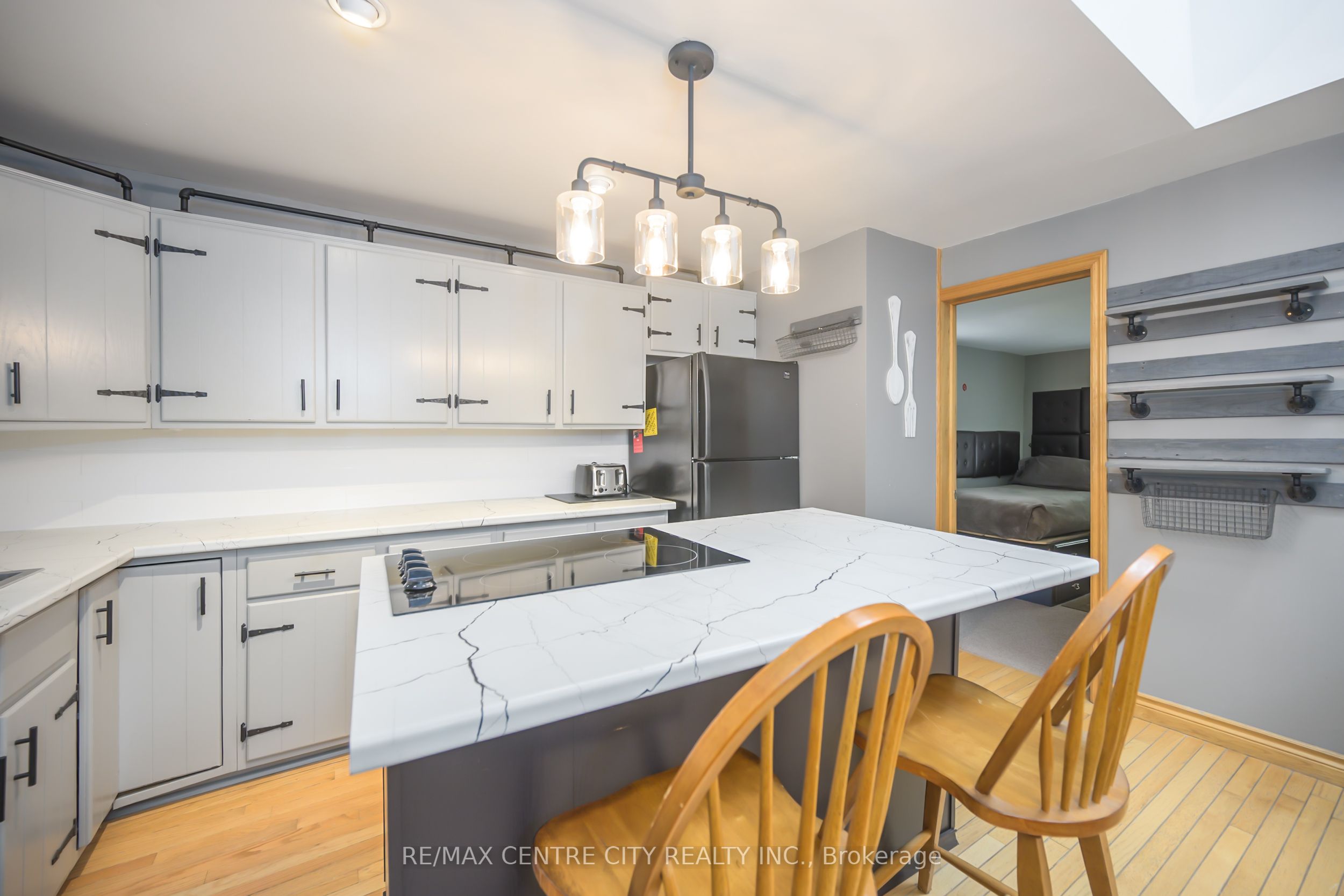 99 Wilson Avenue Property Photo 15