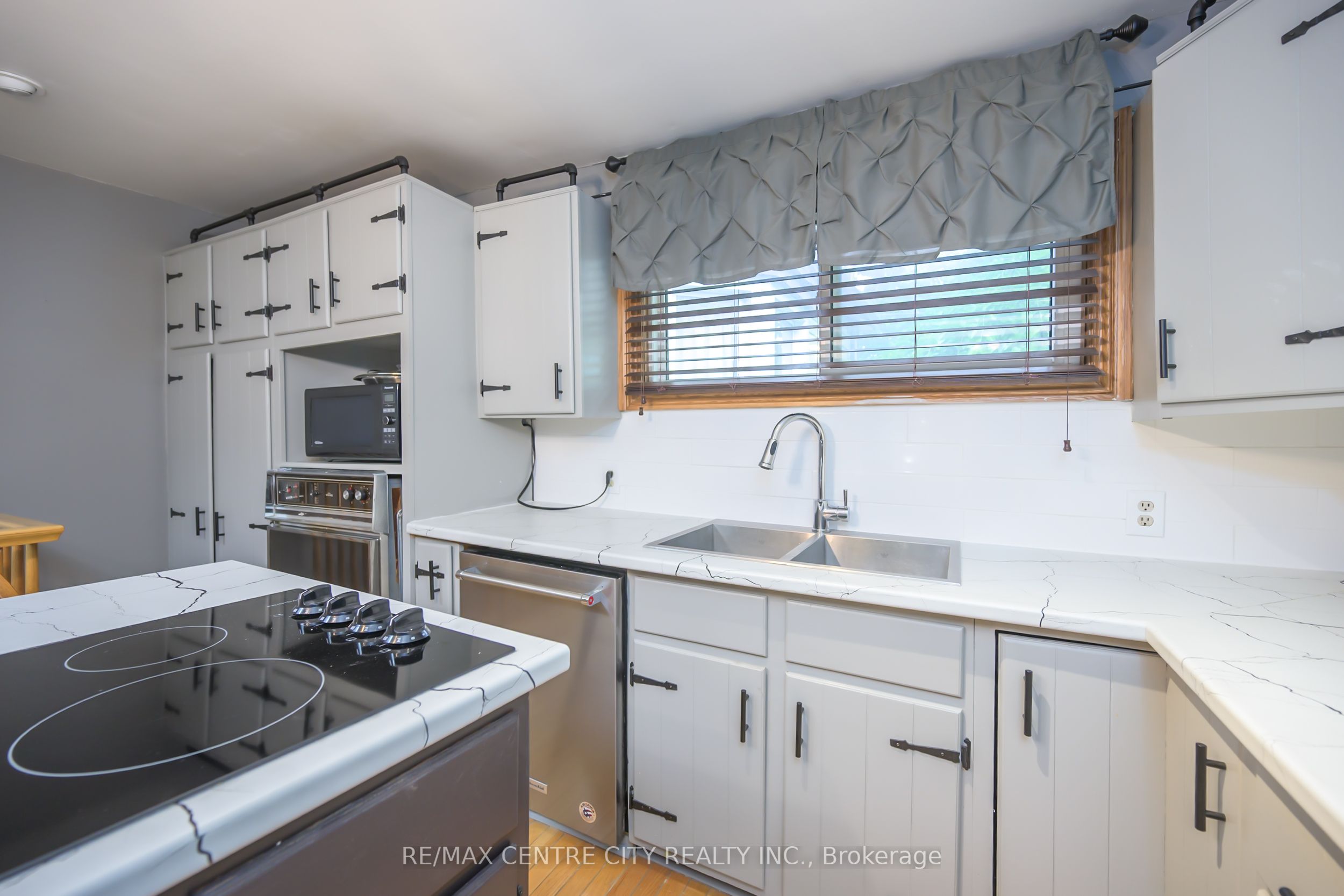 99 Wilson Avenue Property Photo 16