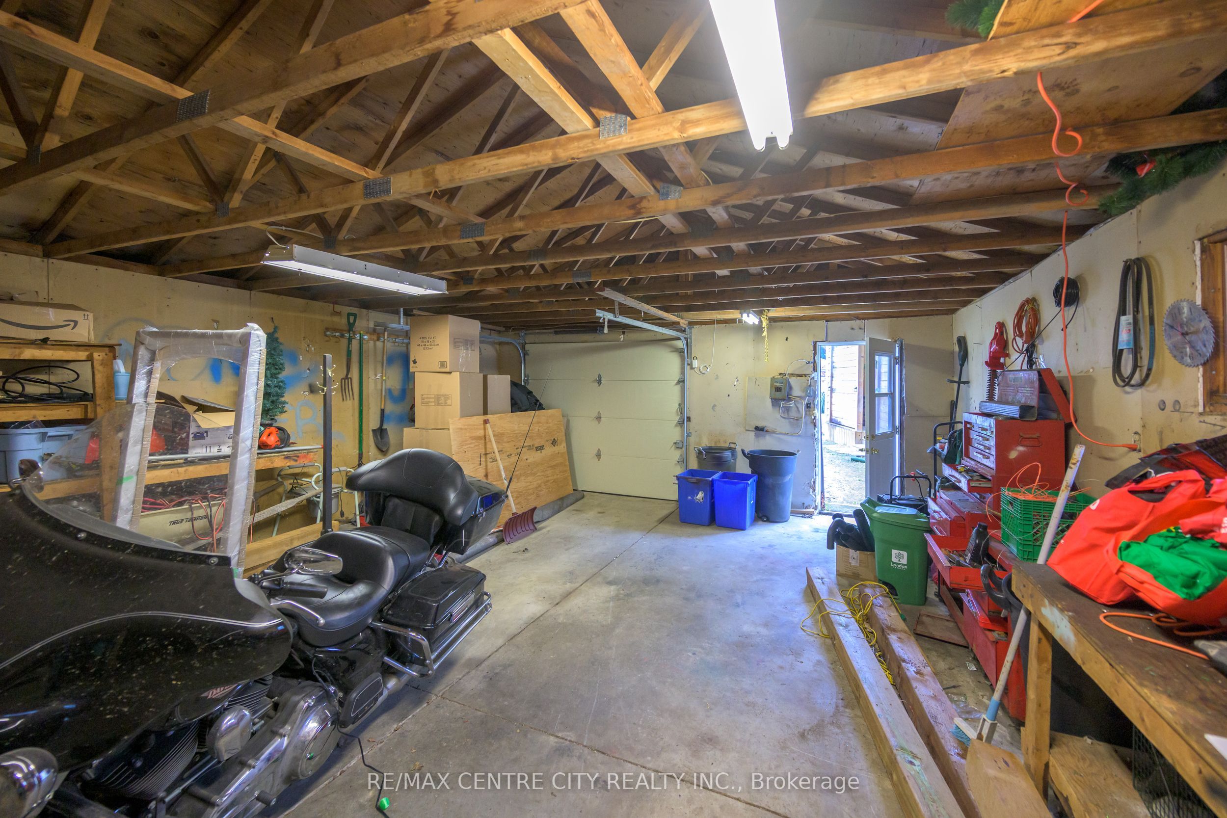 99 Wilson Avenue Property Photo 38