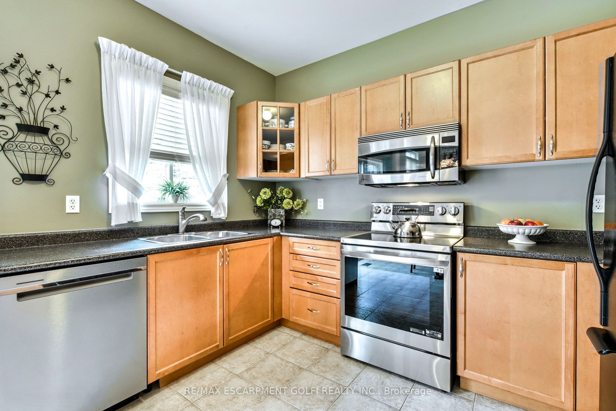 43 Woodlawn Court Property Photo 15