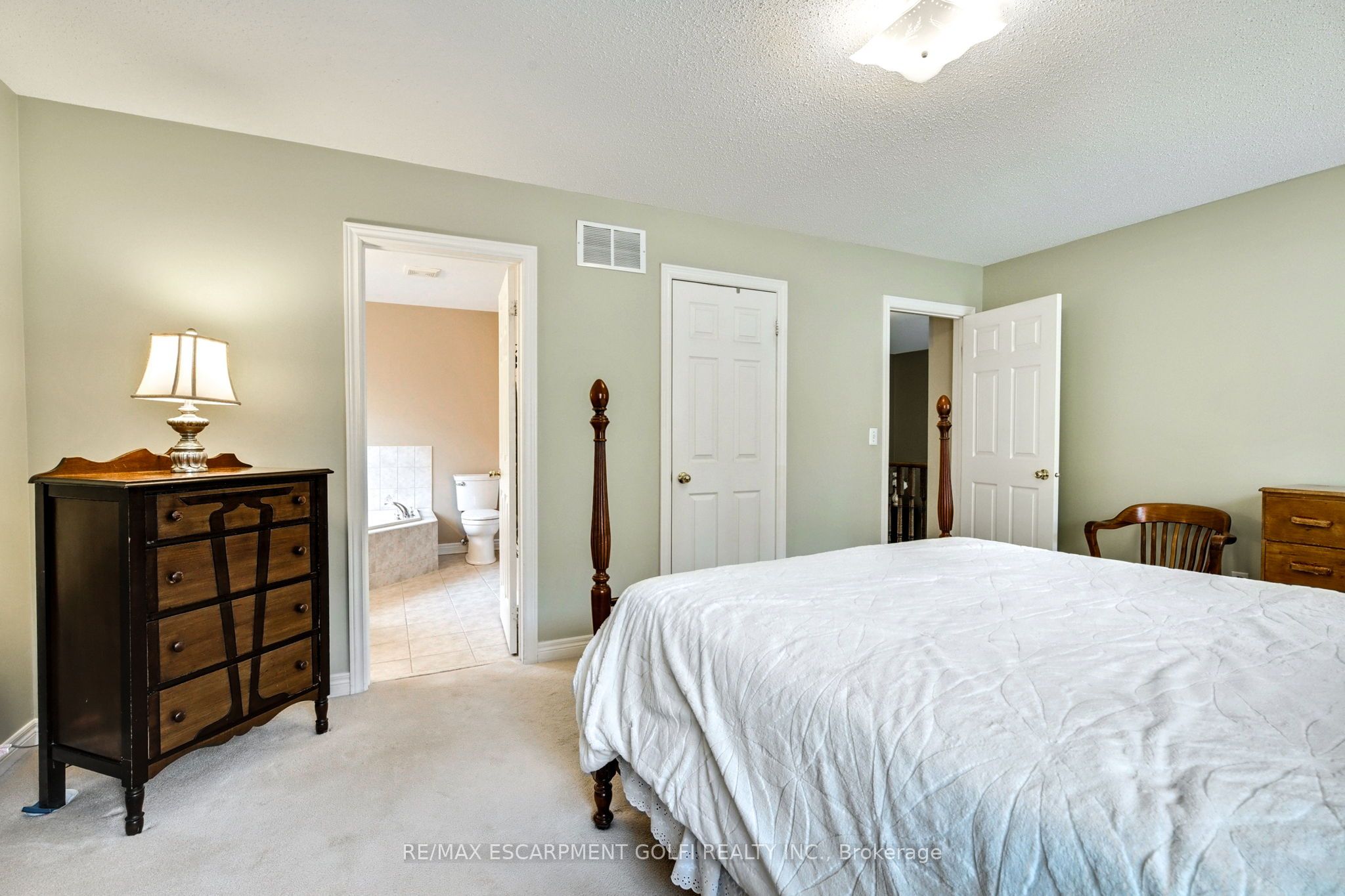 43 Woodlawn Court Property Photo 28