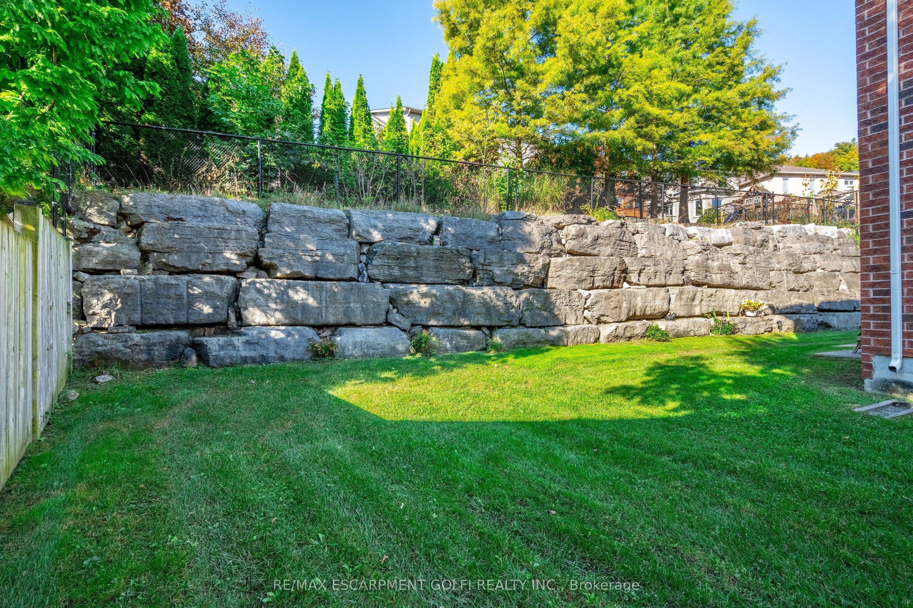 43 Woodlawn Court Property Photo 37