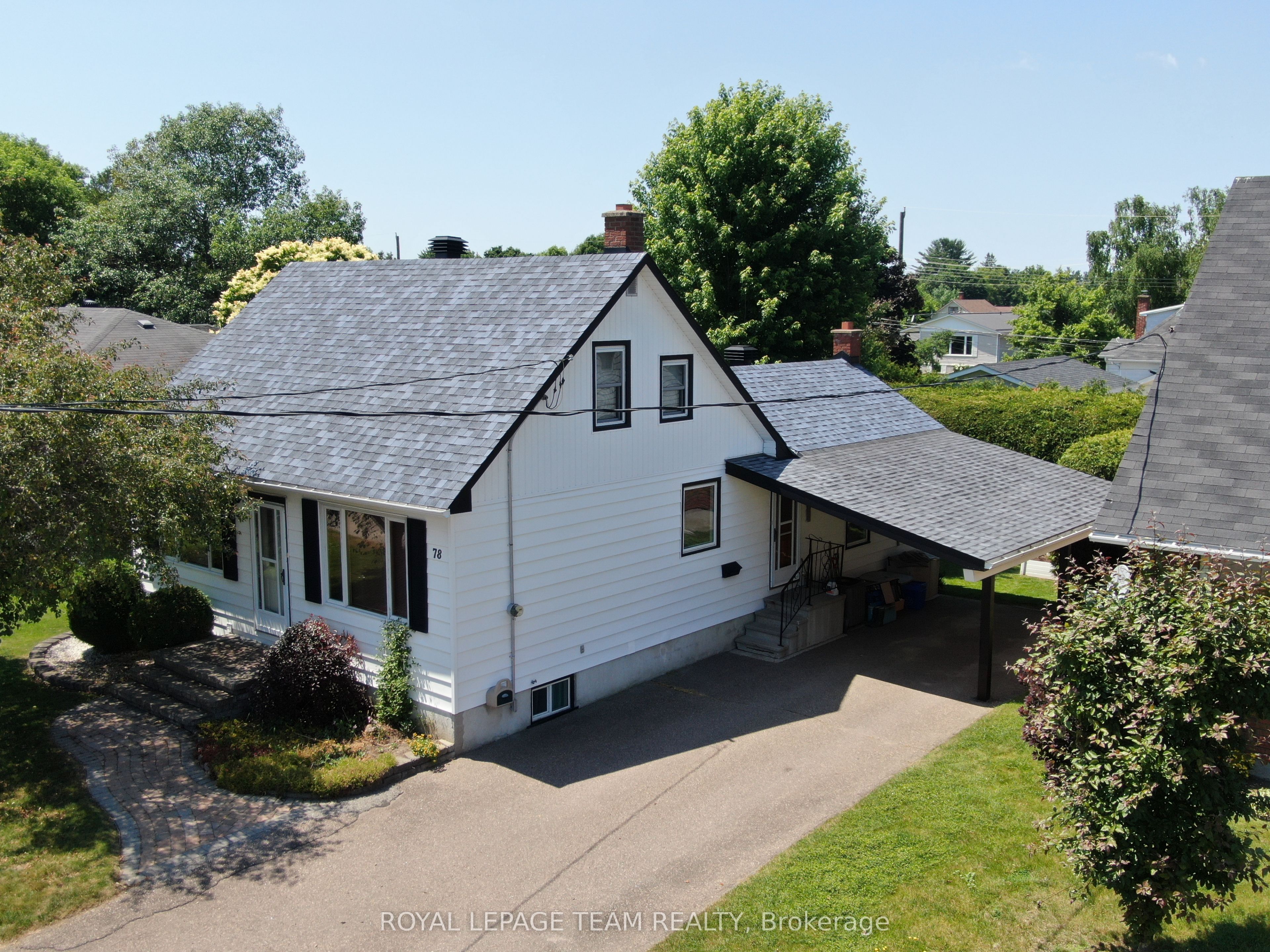 78 Graham Avenue Property Photo 1