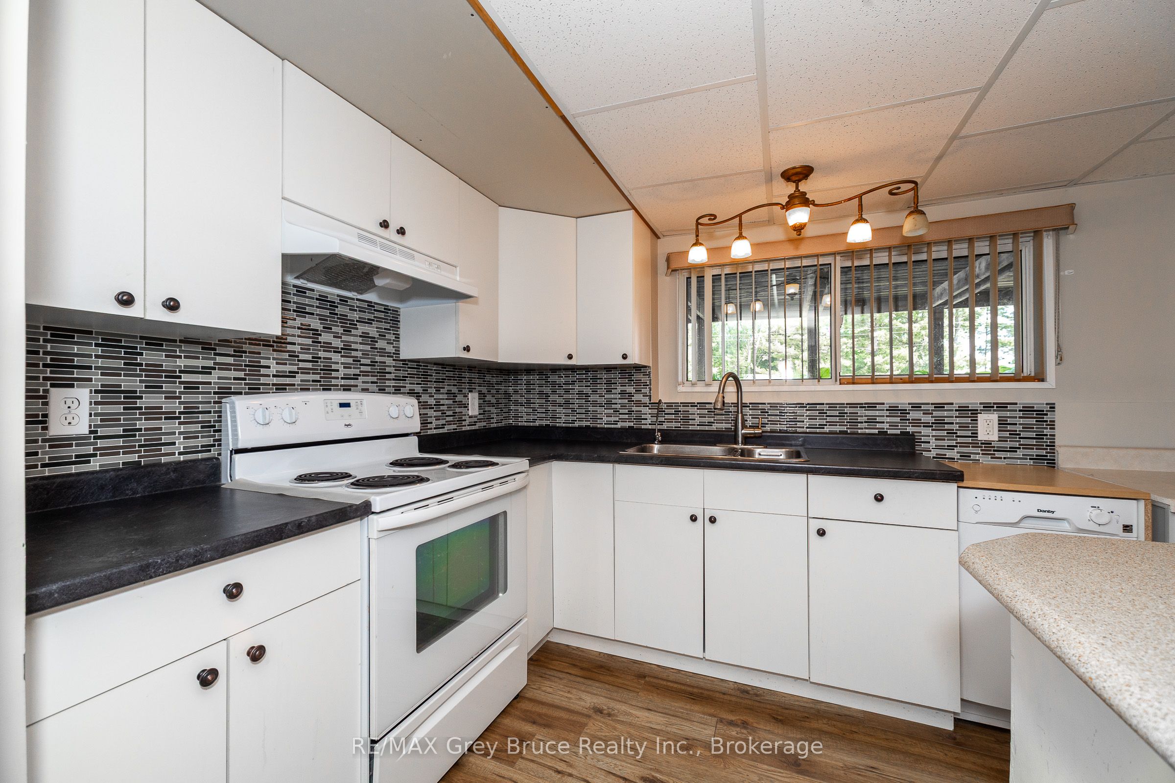 283 6 Concession Property Photo 8