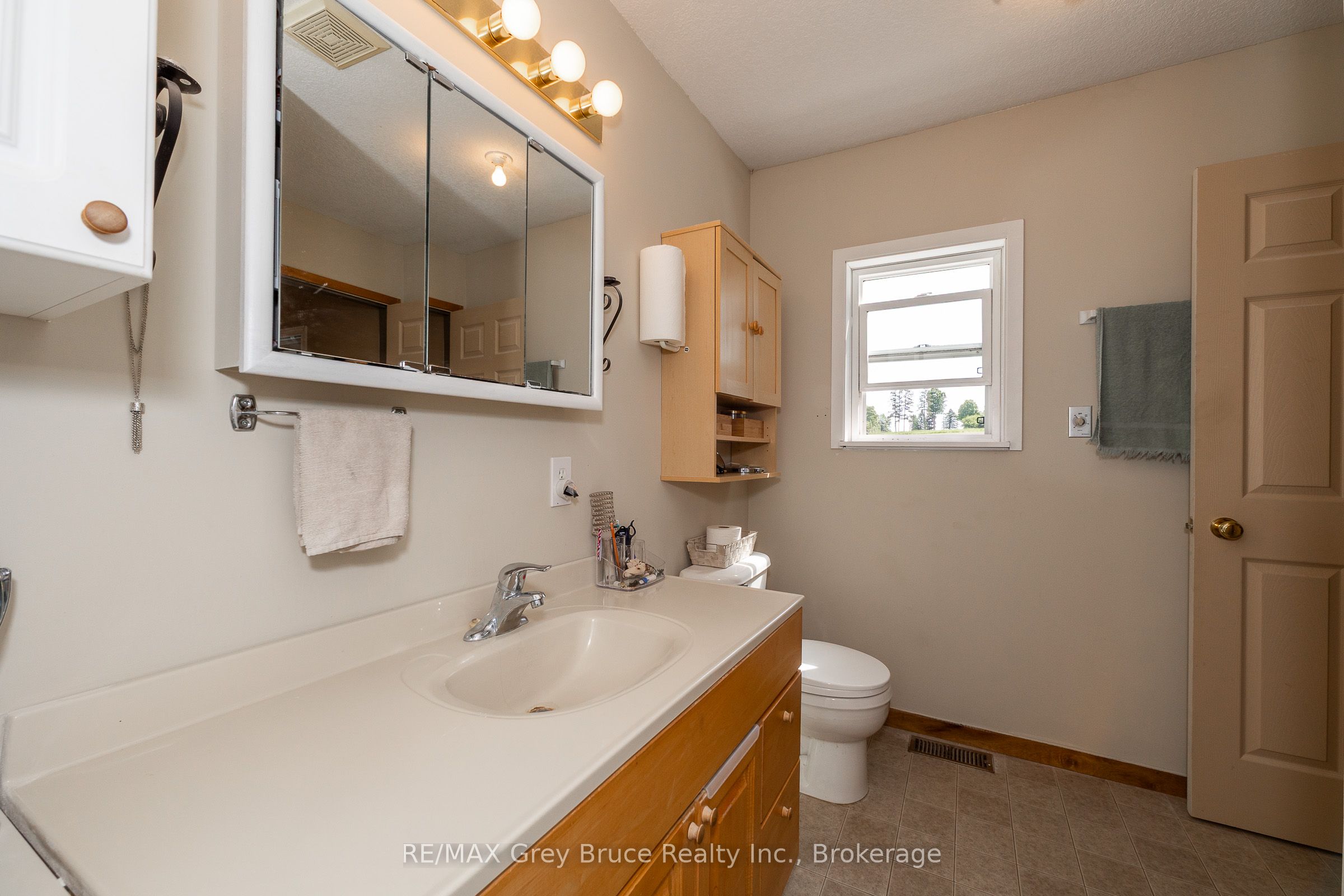 283 6 Concession Property Photo 42