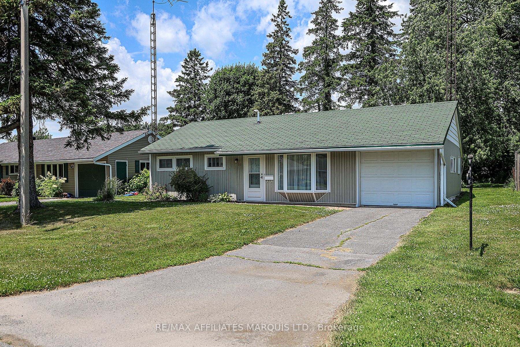 56 Loyalist Street Property Photo 1