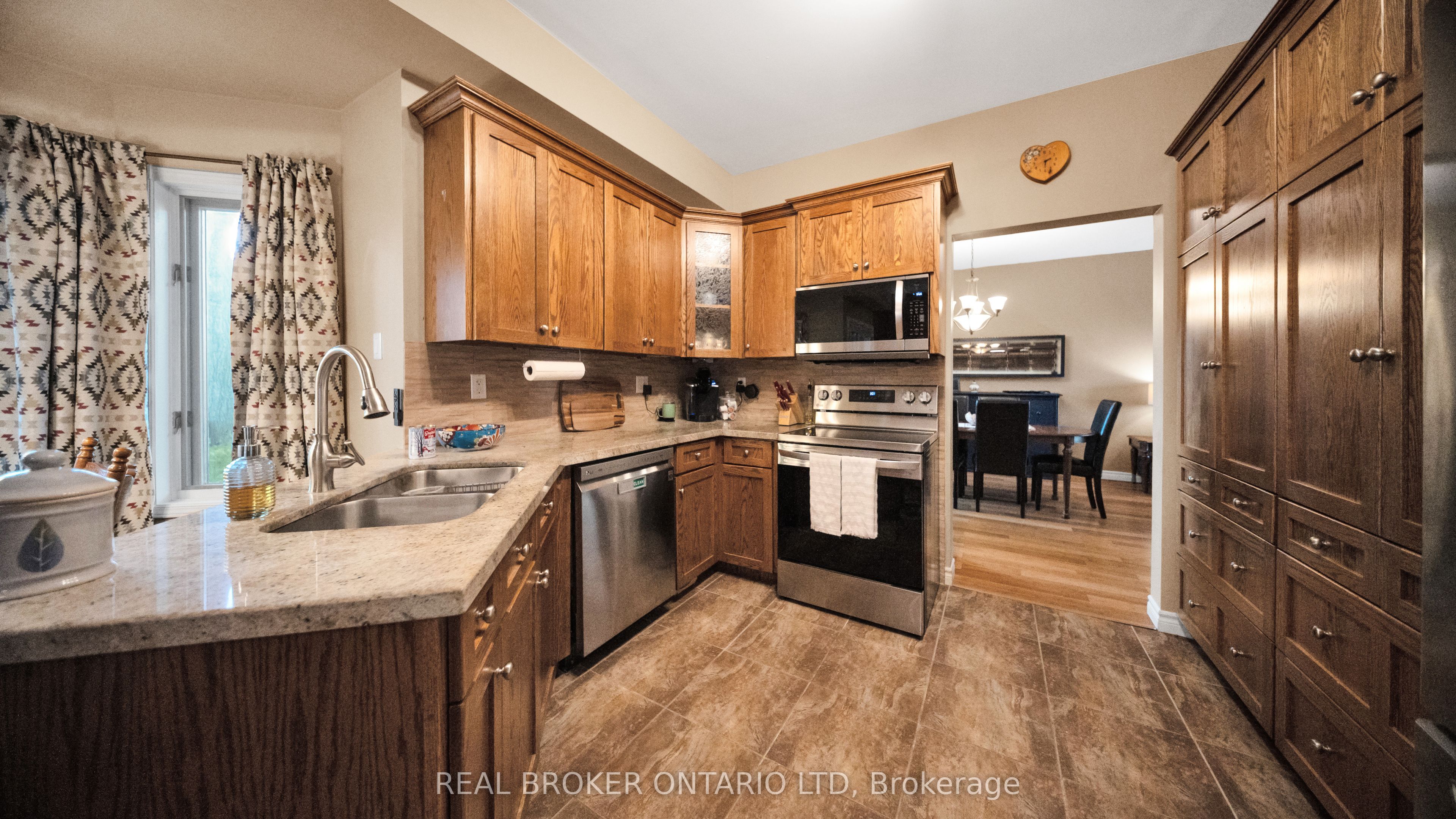 427 Olde Village Lane Property Photo 6