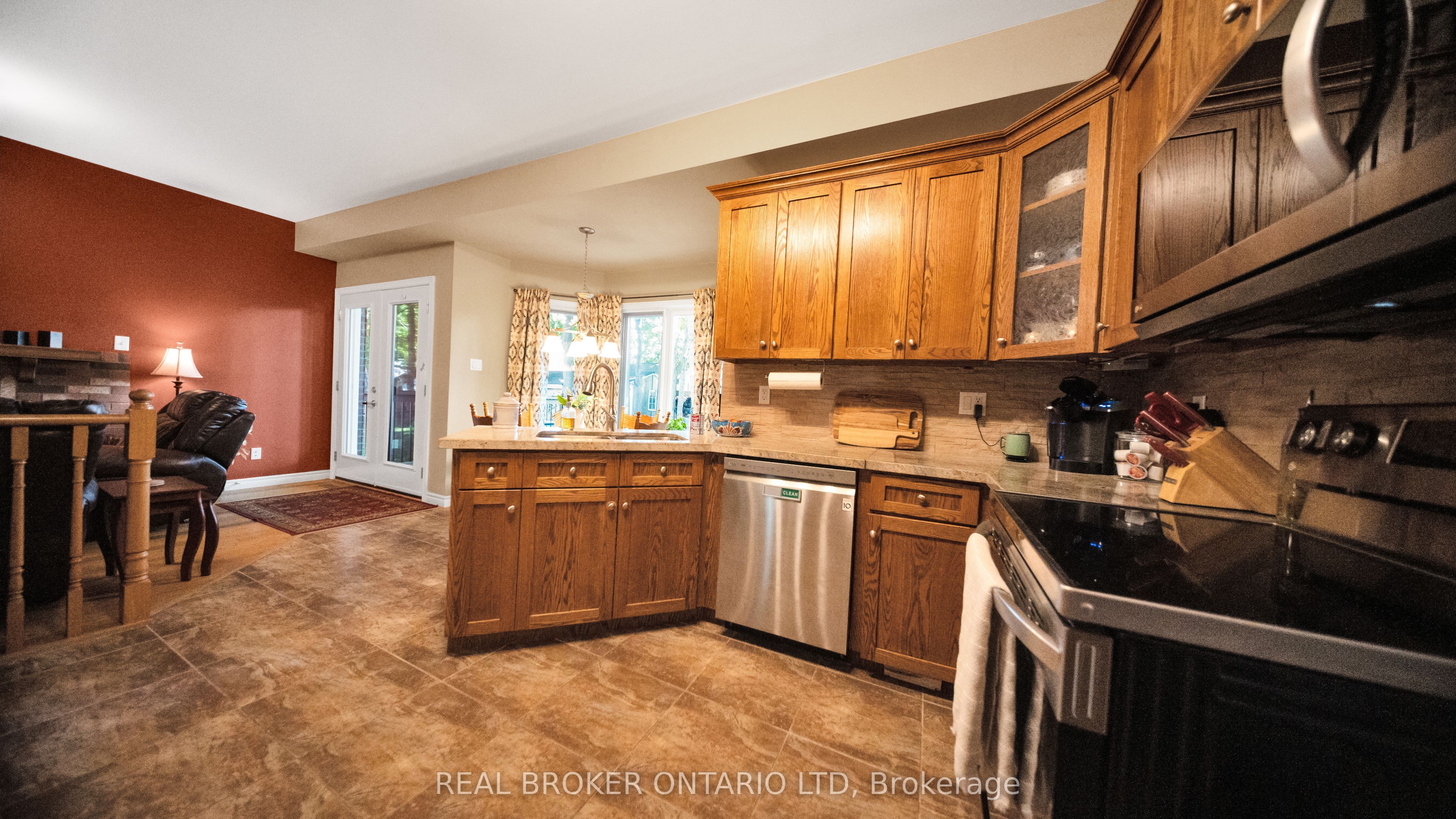 427 Olde Village Lane Property Photo 7