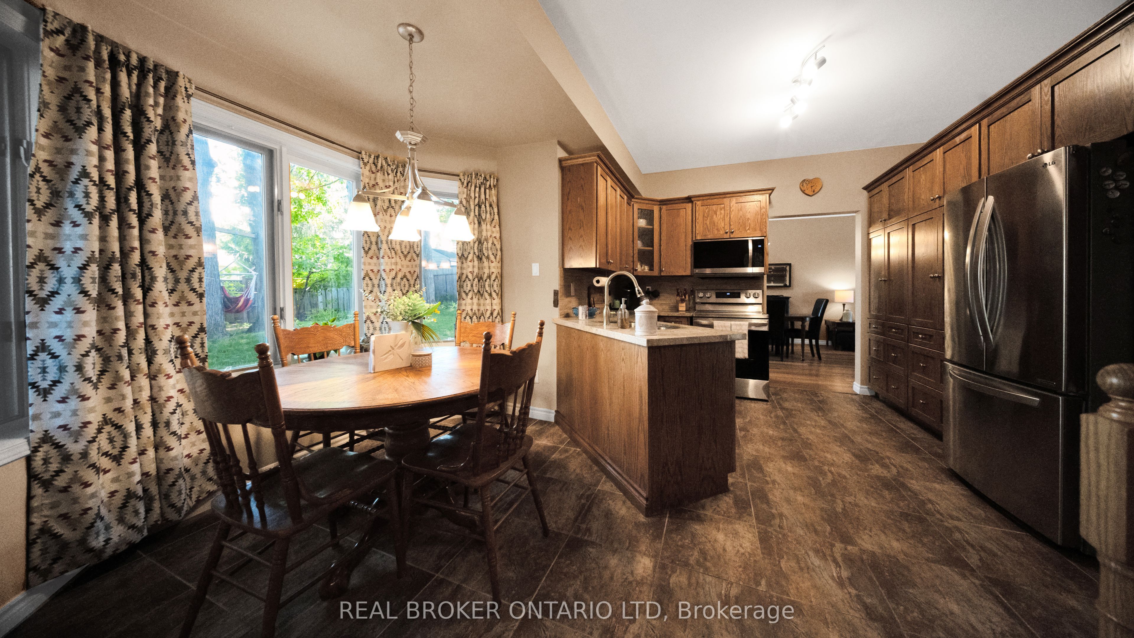 427 Olde Village Lane Property Photo 8