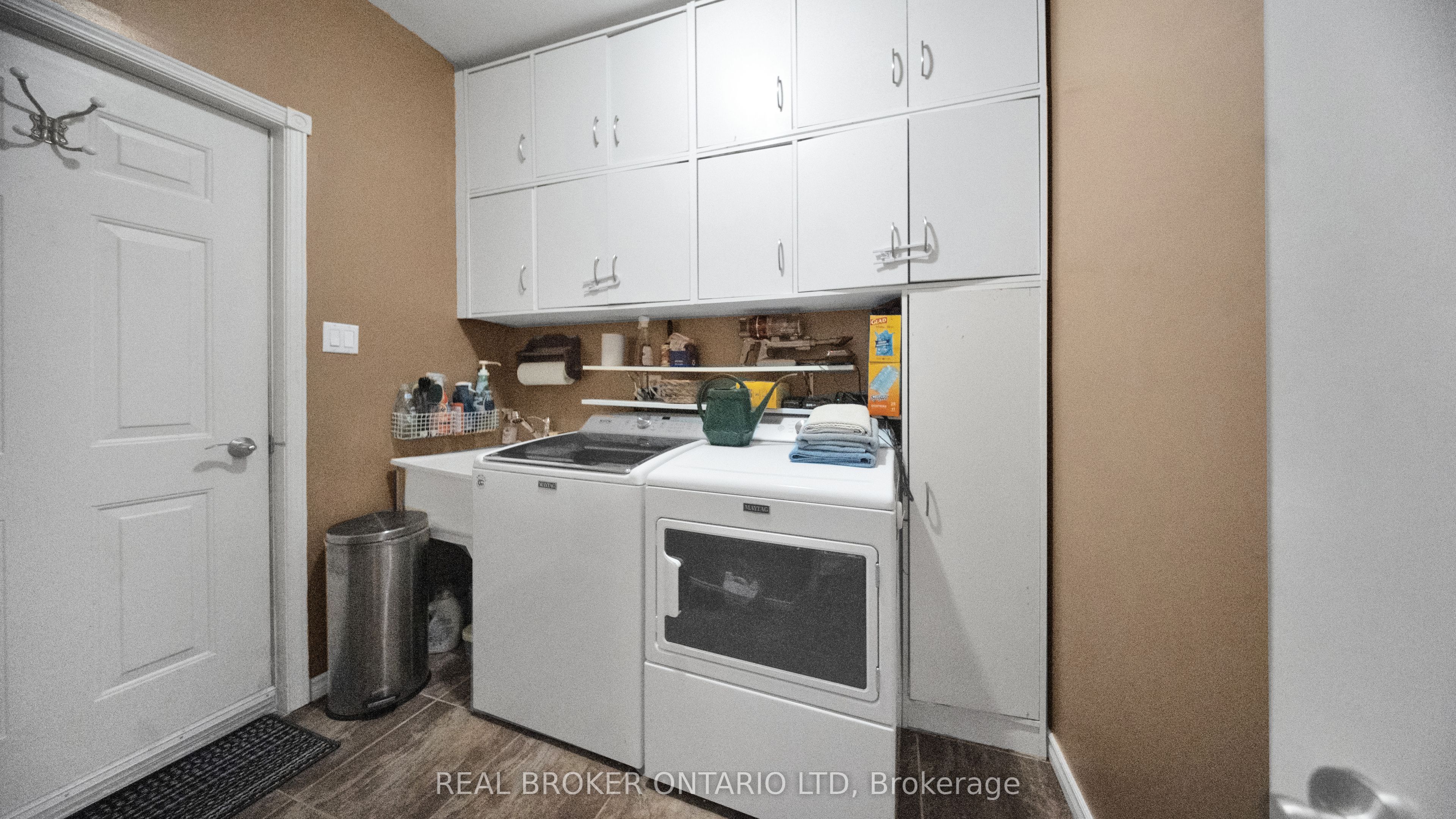 427 Olde Village Lane Property Photo 18