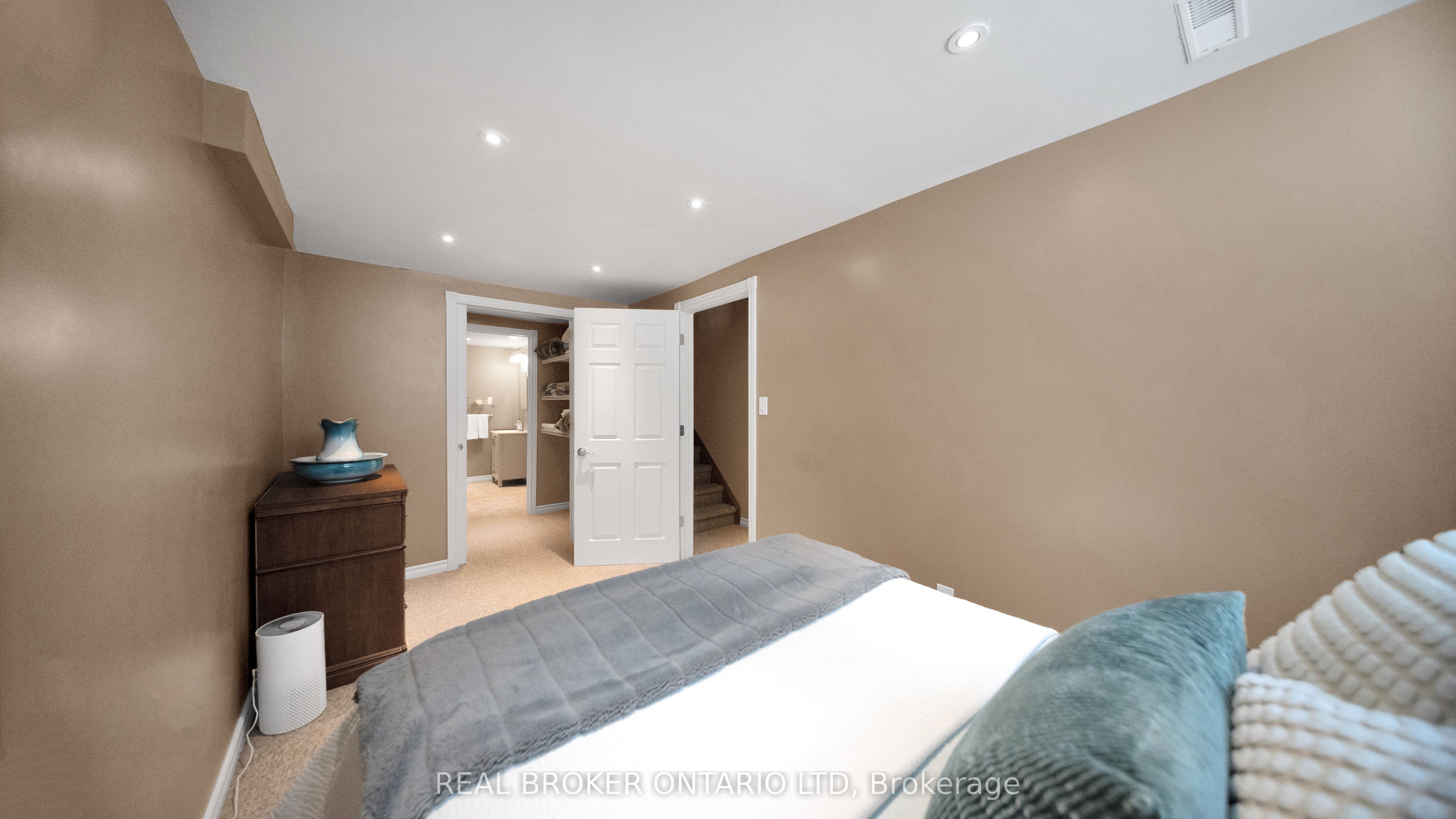 427 Olde Village Lane Property Photo 35