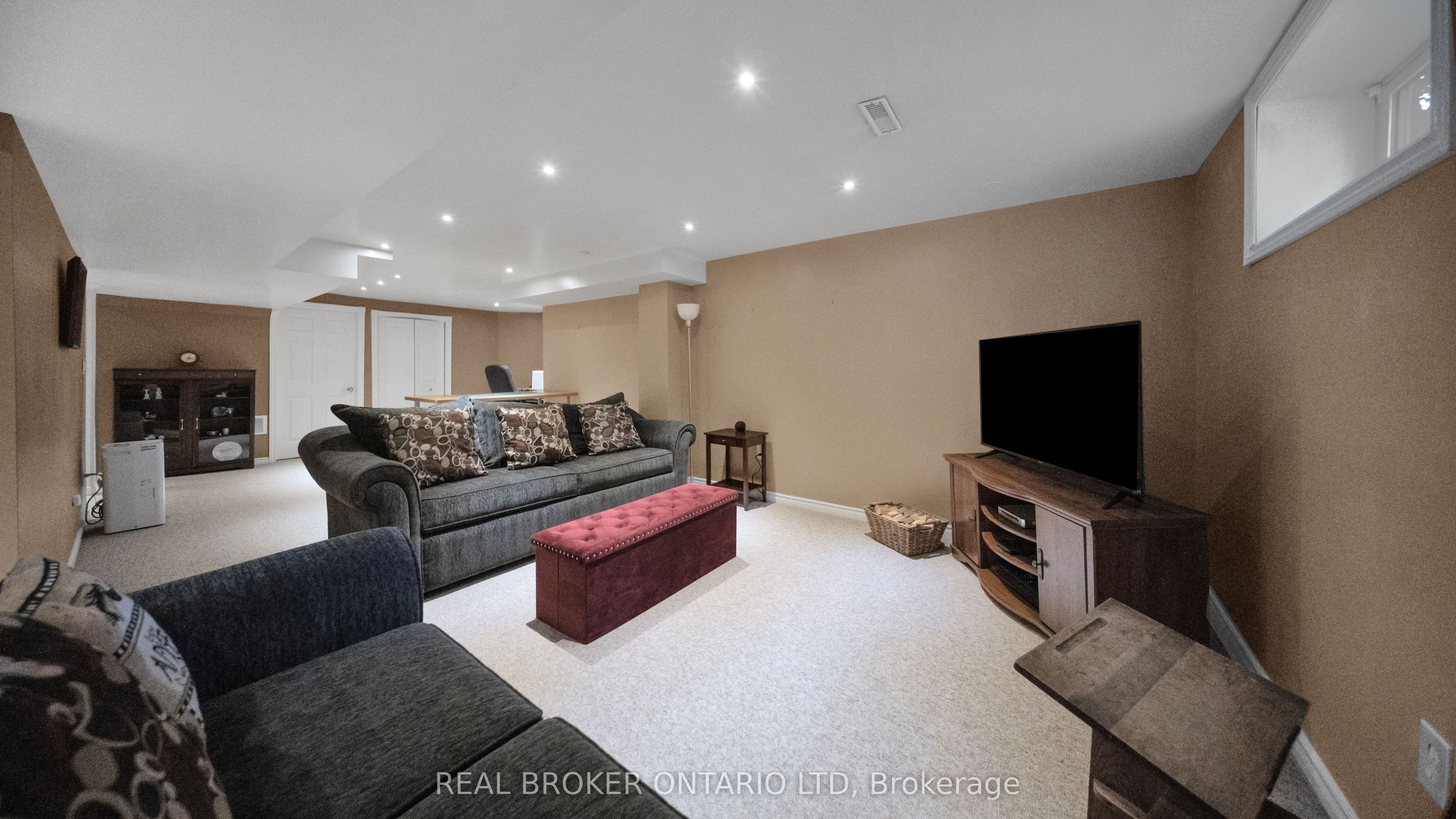 427 Olde Village Lane Property Photo 39