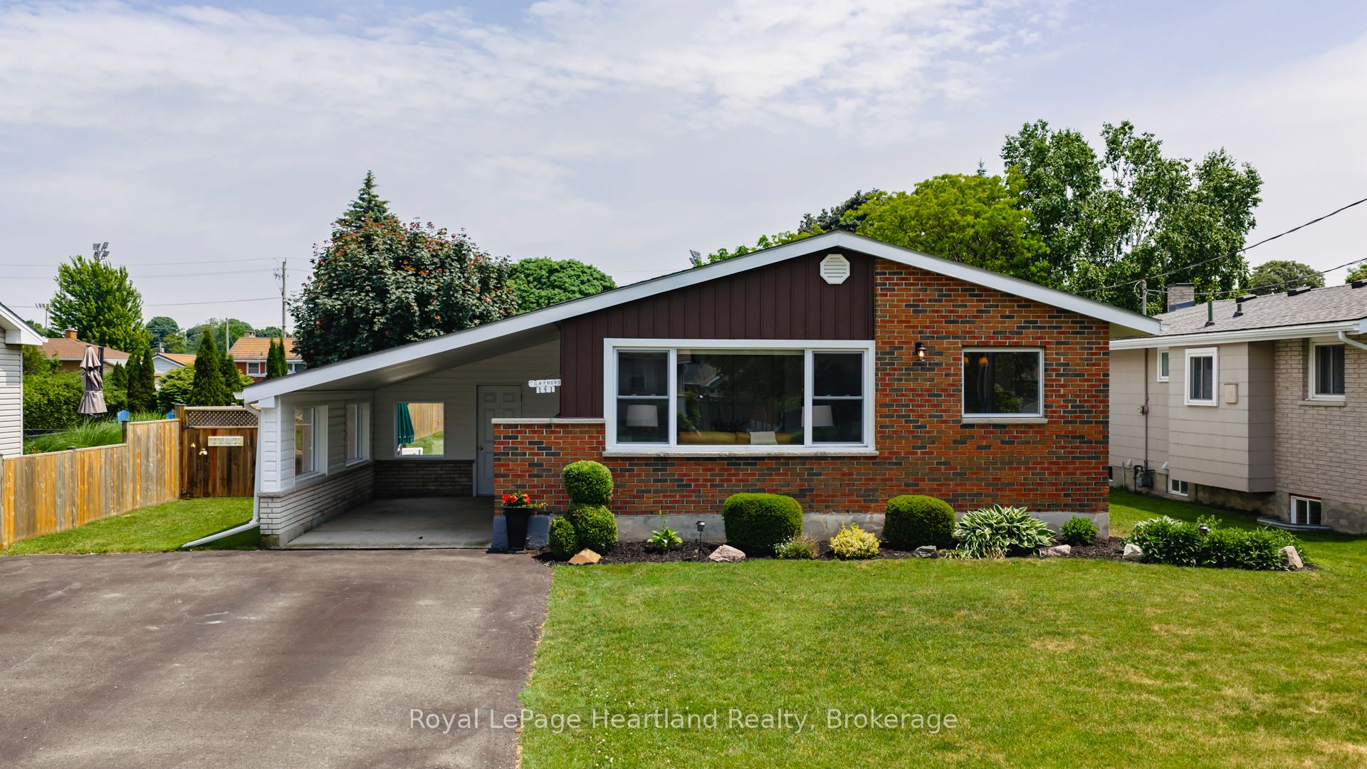 191 Wellington Street Property Photo 1