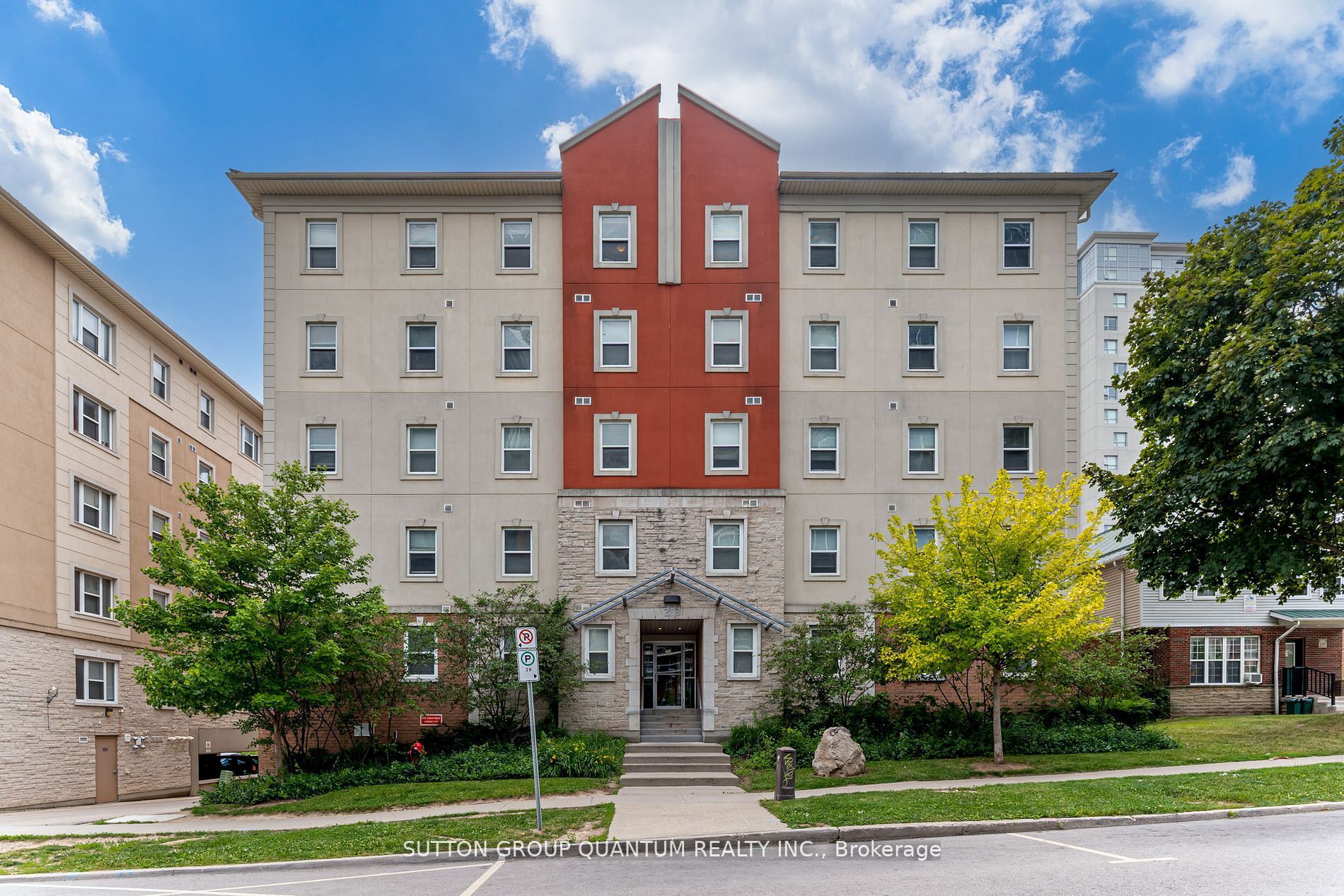 #204 - 253 Lester Street Property Photo 1
