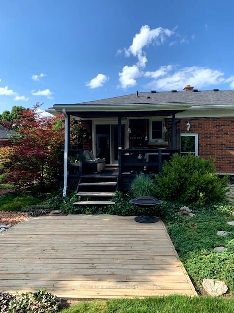 20 Hillier Crescent Property Photo 2