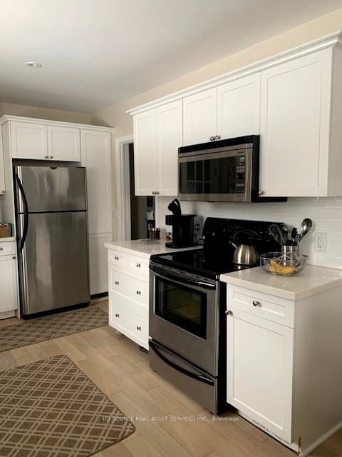 20 Hillier Crescent Property Photo 6
