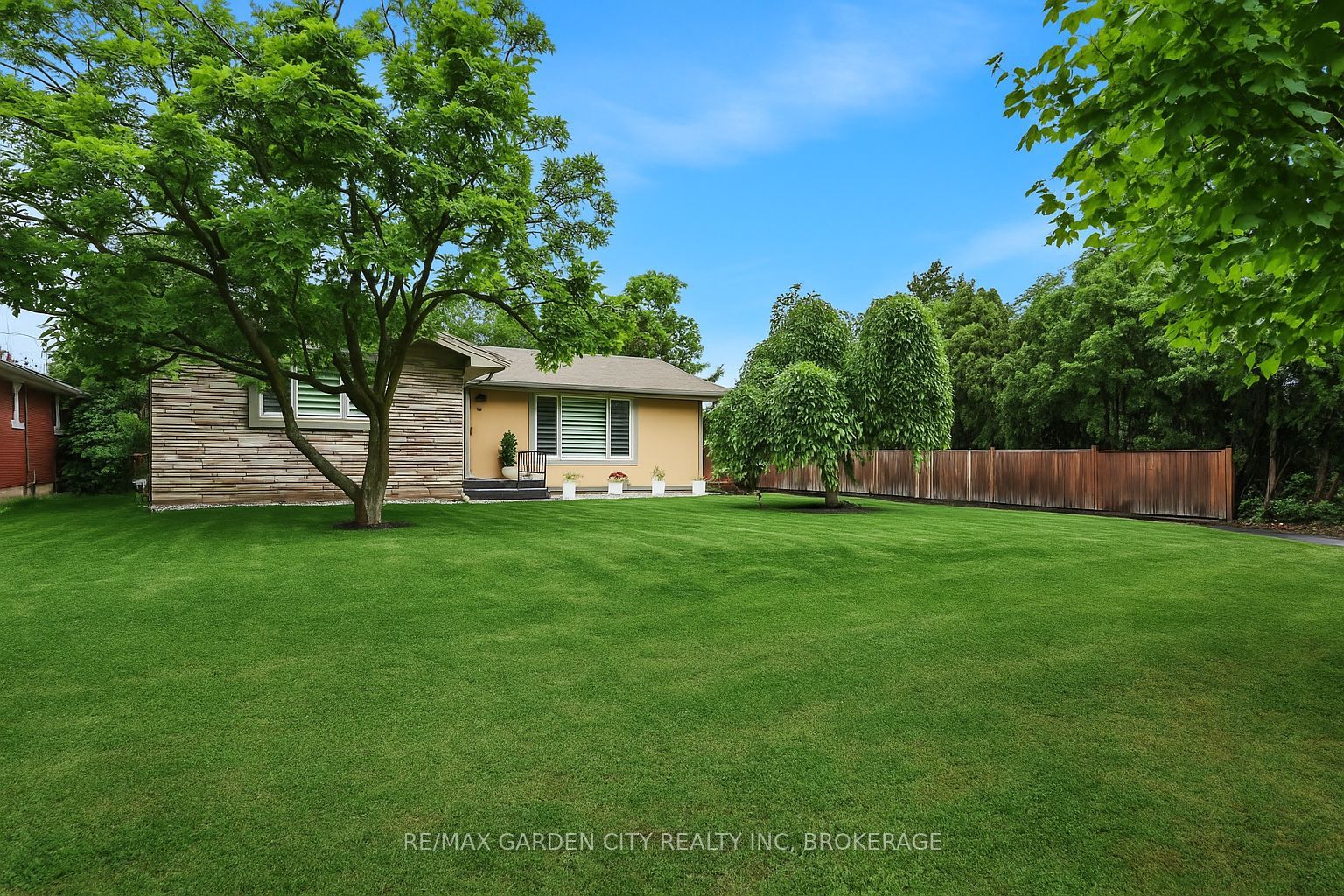 18 Wakil Drive Property Photo 1
