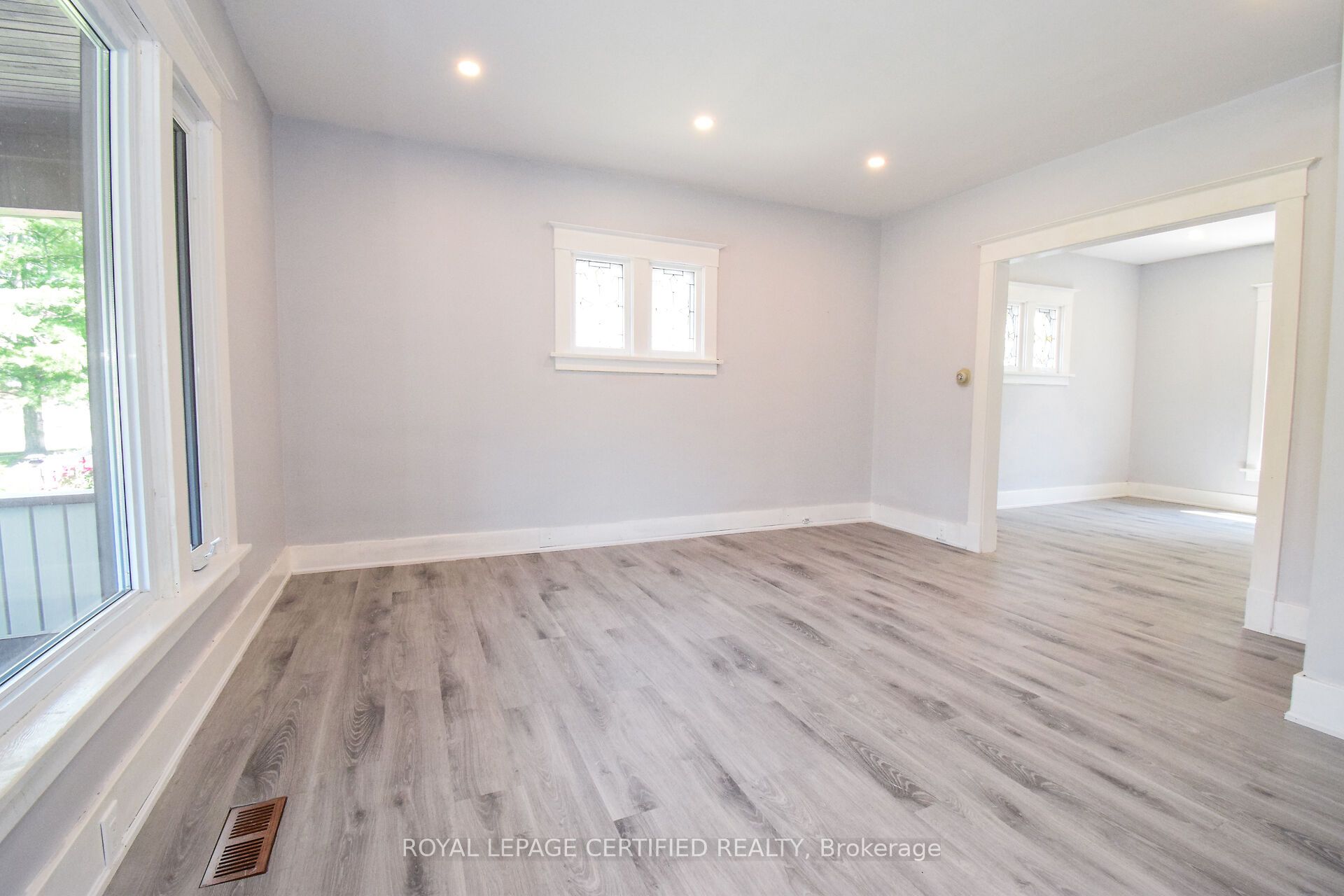 5810 Symmes Street Property Photo 7