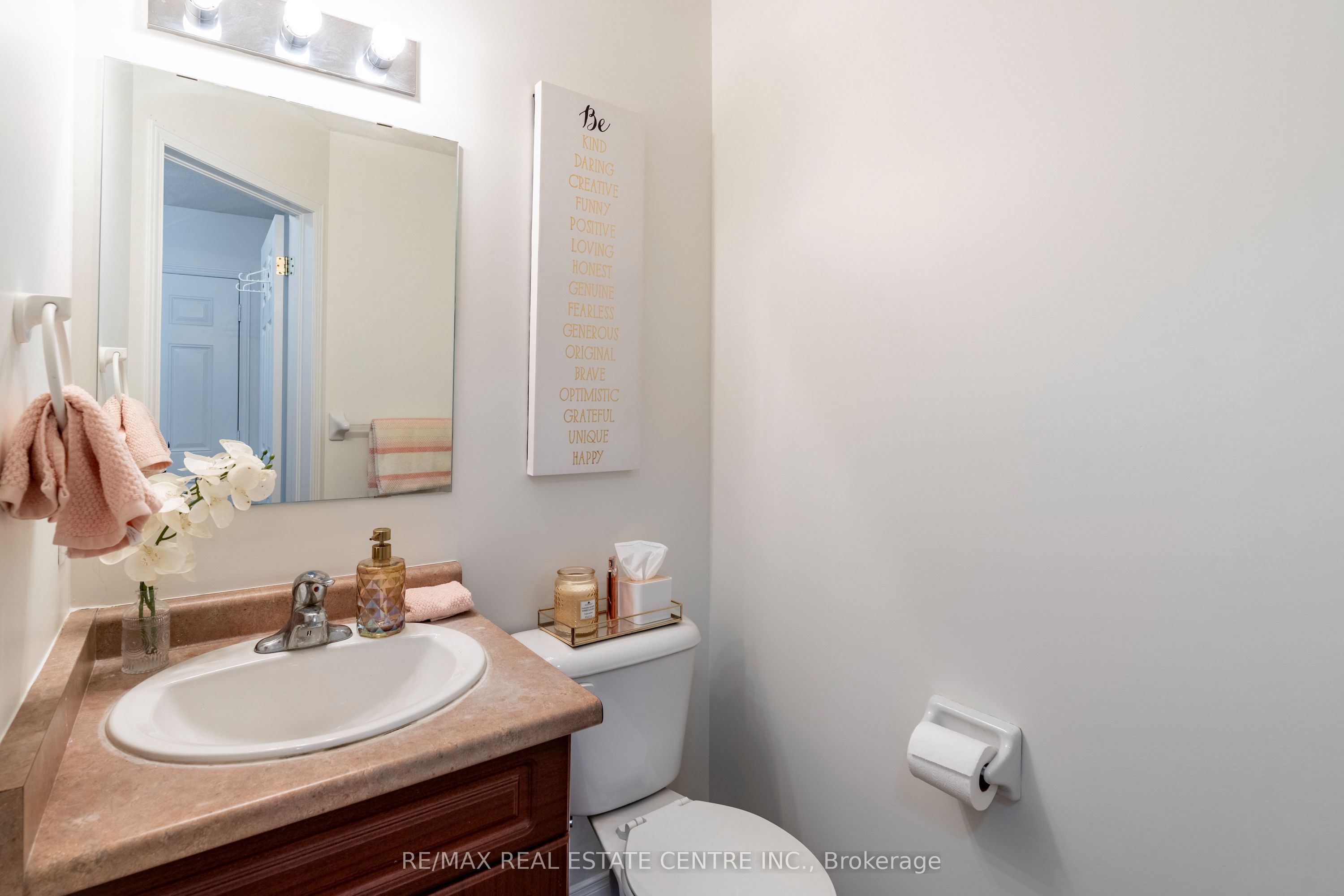 30 Fallowfield Drive Property Photo 5