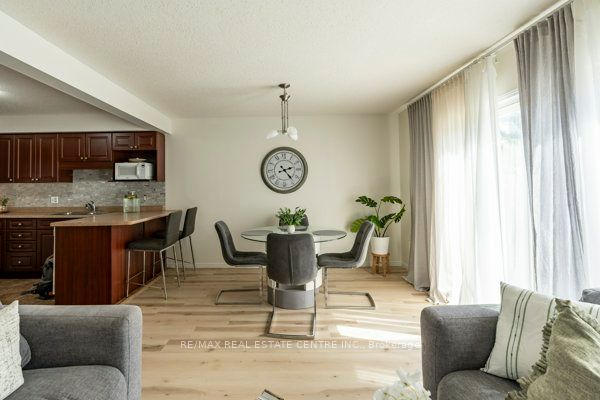 30 Fallowfield Drive Property Photo 12