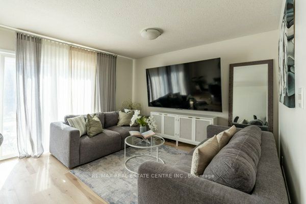 30 Fallowfield Drive Property Photo 13