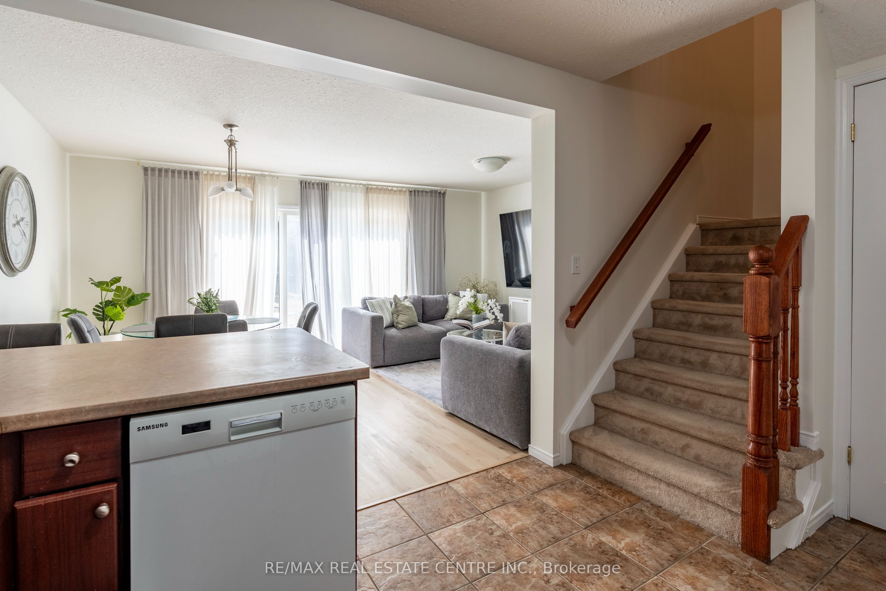 30 Fallowfield Drive Property Photo 14