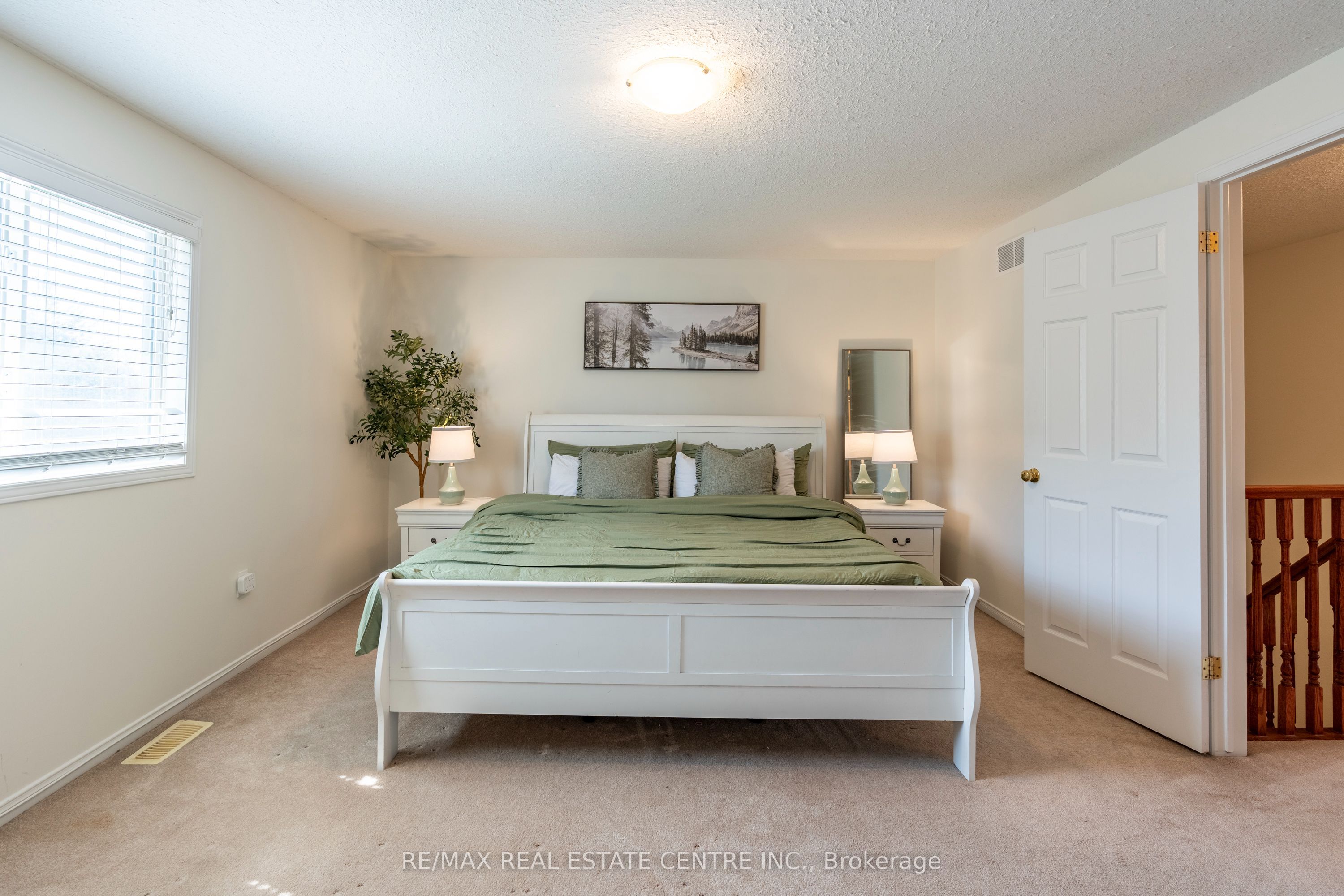 30 Fallowfield Drive Property Photo 15