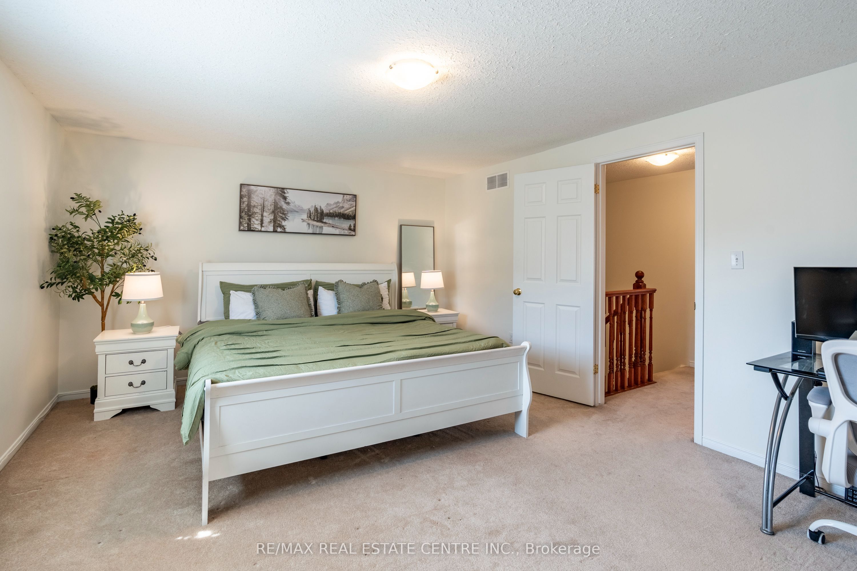 30 Fallowfield Drive Property Photo 16