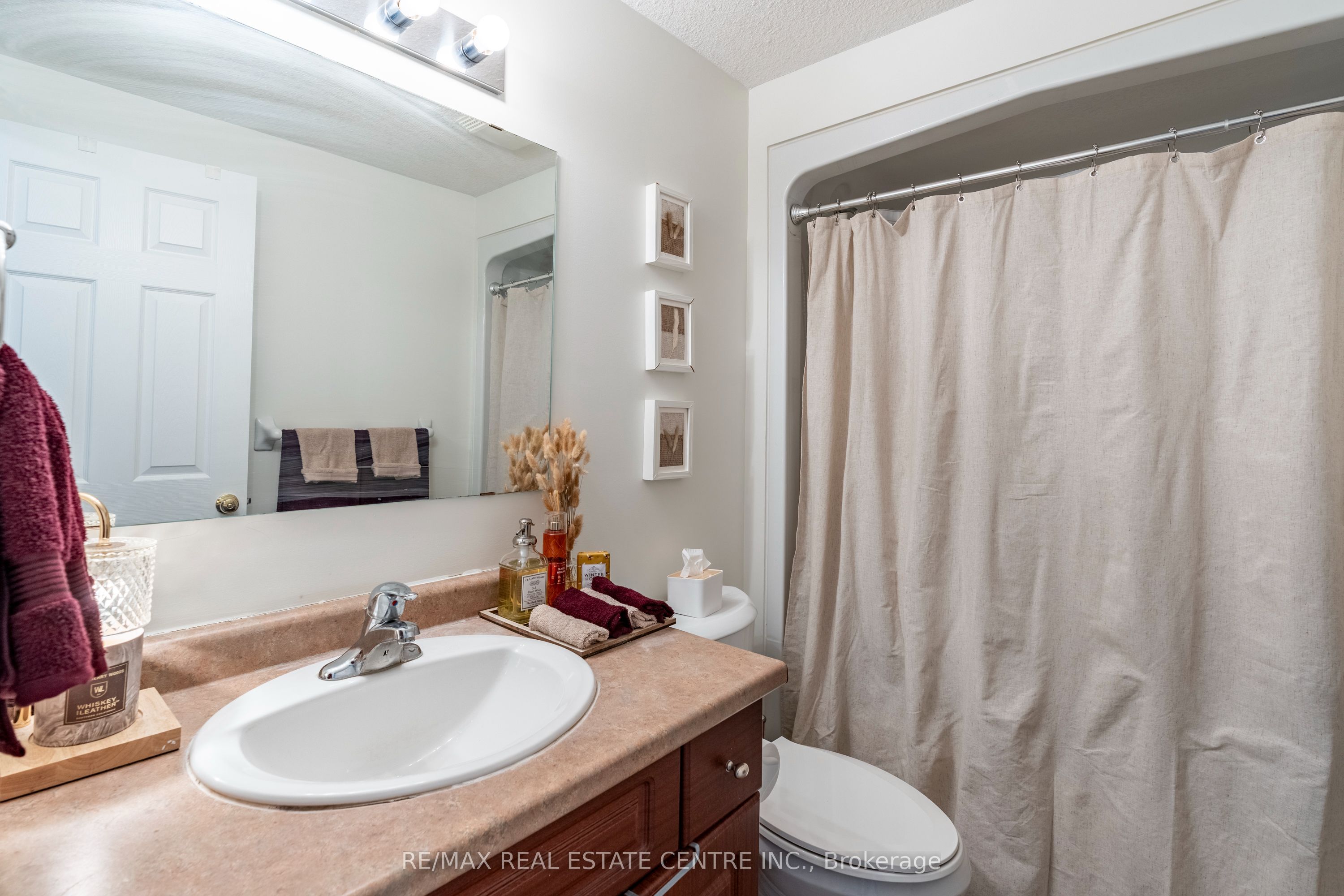 30 Fallowfield Drive Property Photo 18