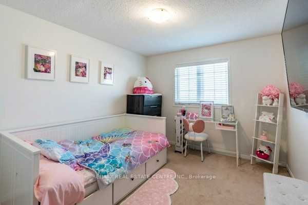 30 Fallowfield Drive Property Photo 19