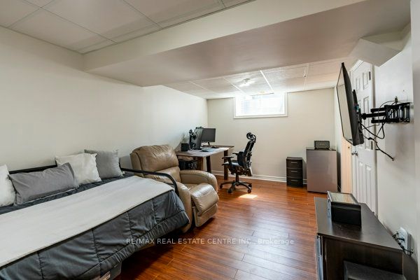 30 Fallowfield Drive Property Photo 25