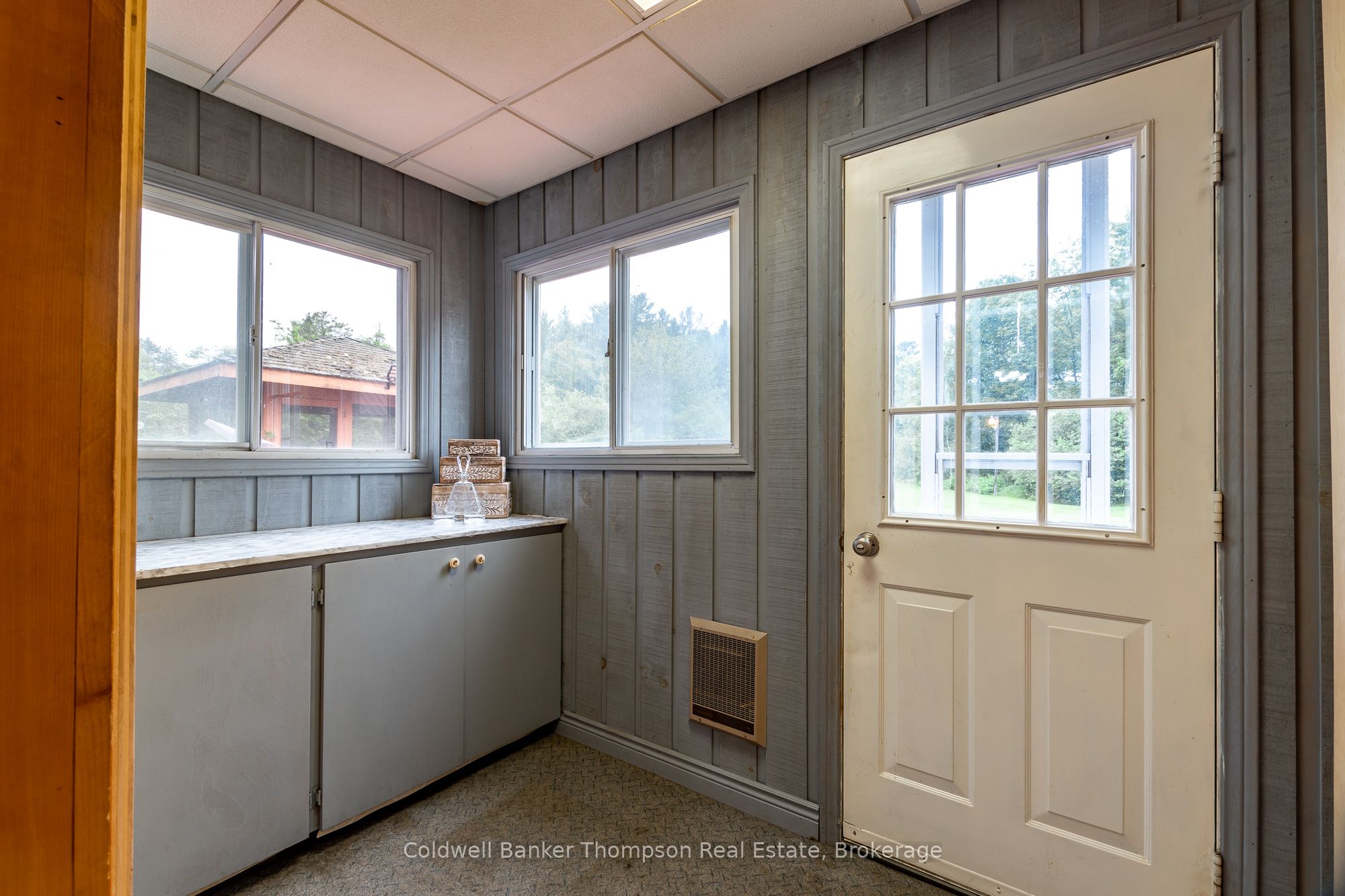 4242 Ravenscliffe Road Property Photo 6