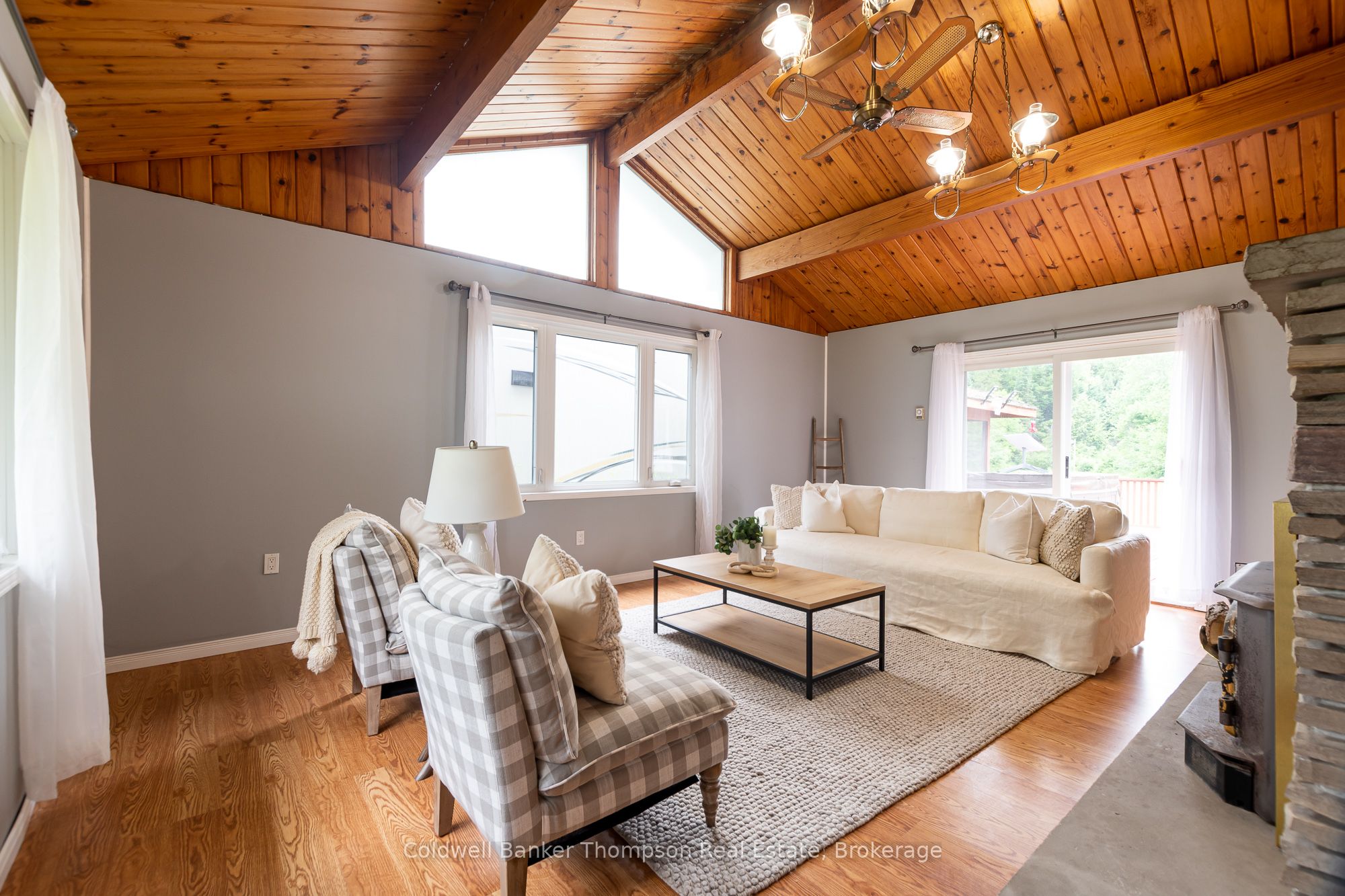 4242 Ravenscliffe Road Property Photo 15