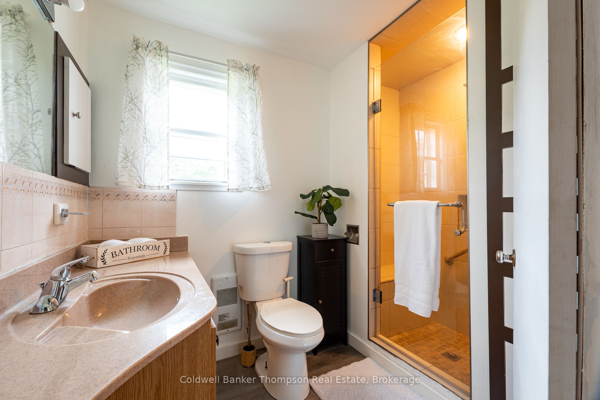 4242 Ravenscliffe Road Property Photo 22