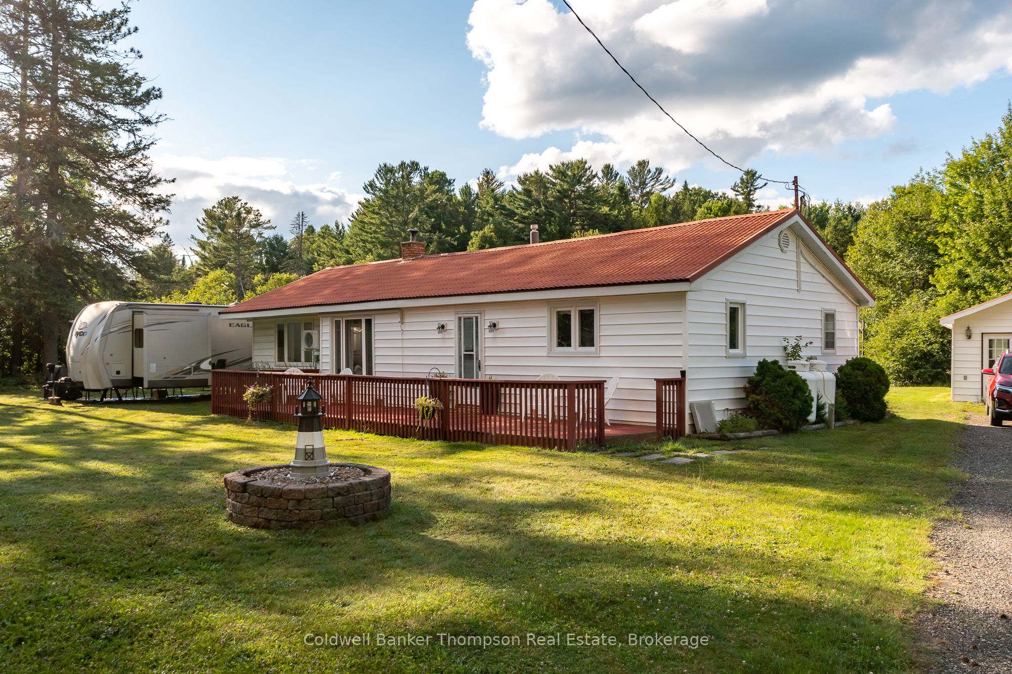 4242 Ravenscliffe Road Property Photo 26