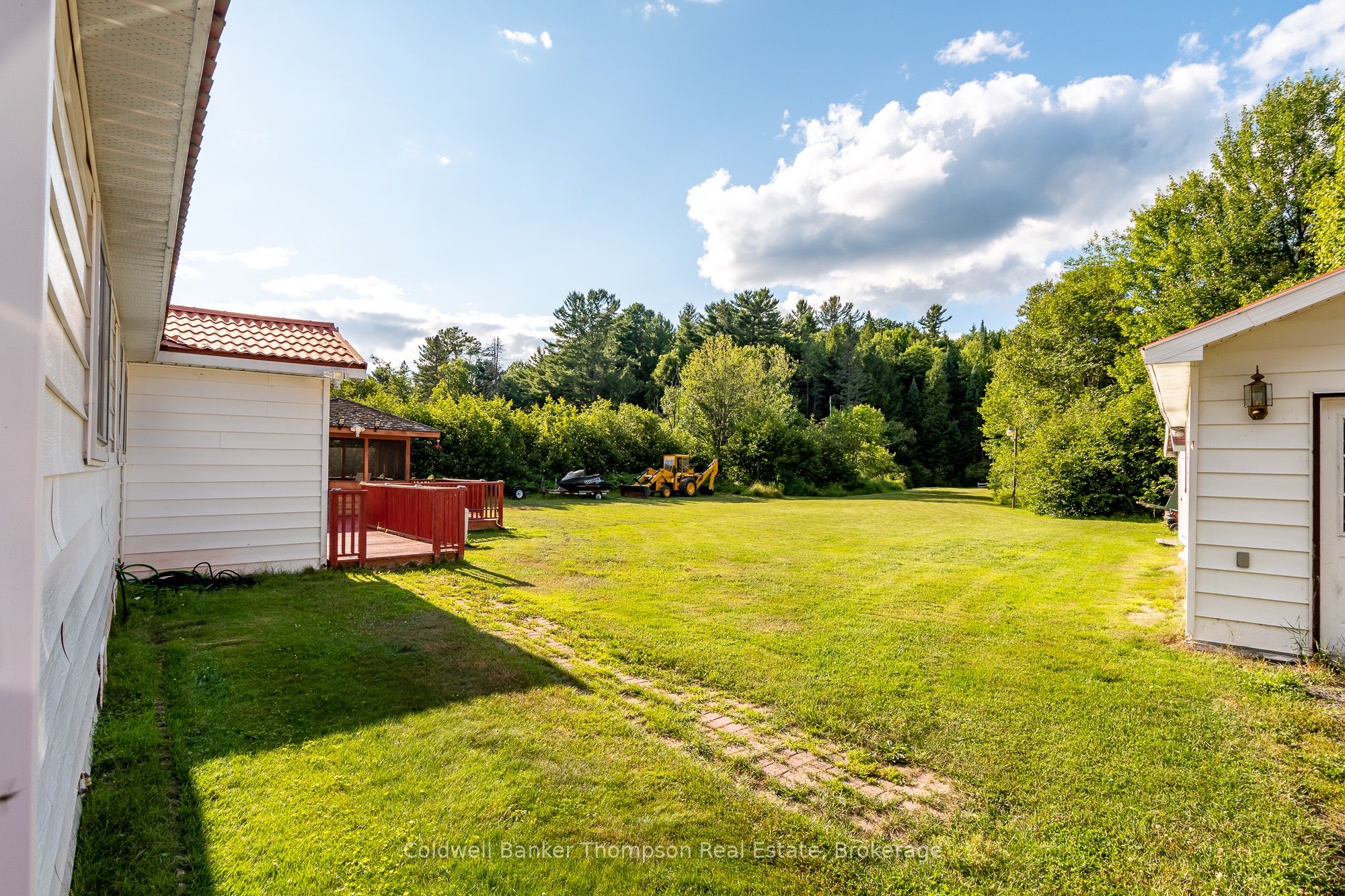 4242 Ravenscliffe Road Property Photo 28