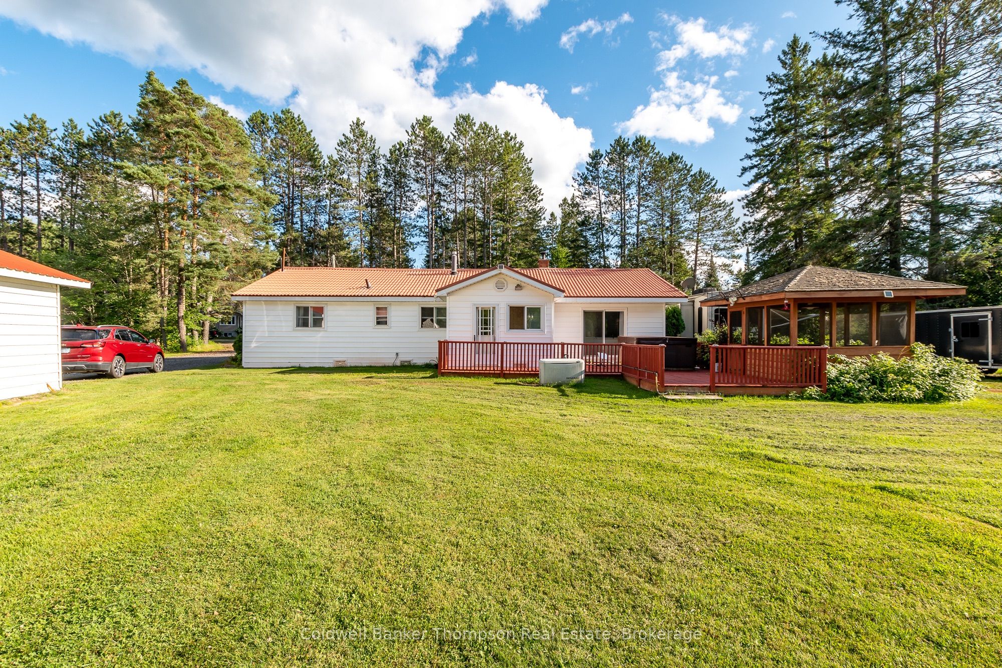 4242 Ravenscliffe Road Property Photo 30