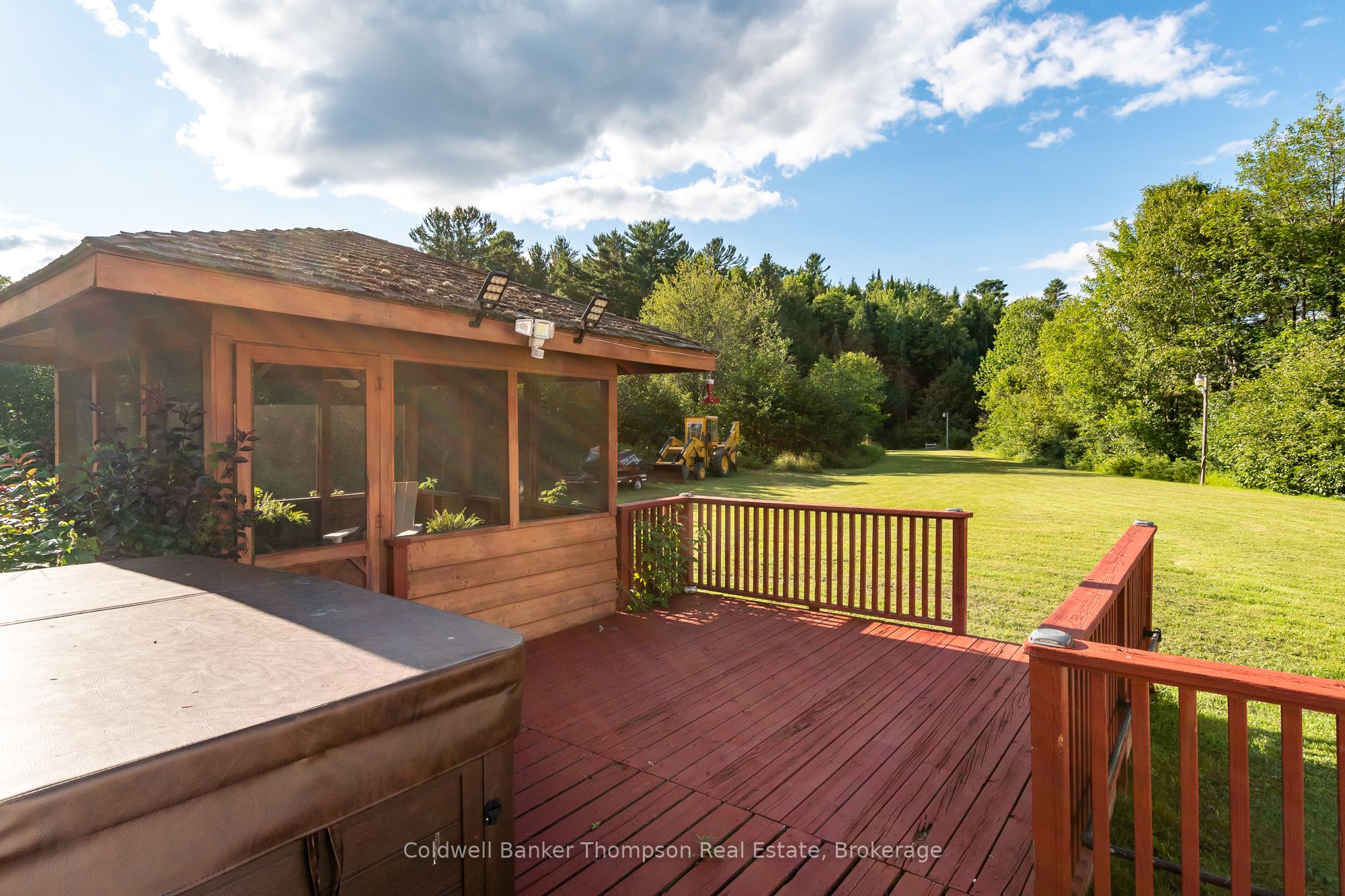 4242 Ravenscliffe Road Property Photo 42