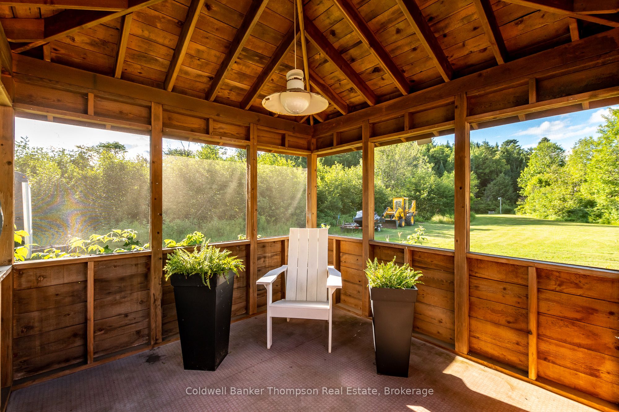 4242 Ravenscliffe Road Property Photo 44