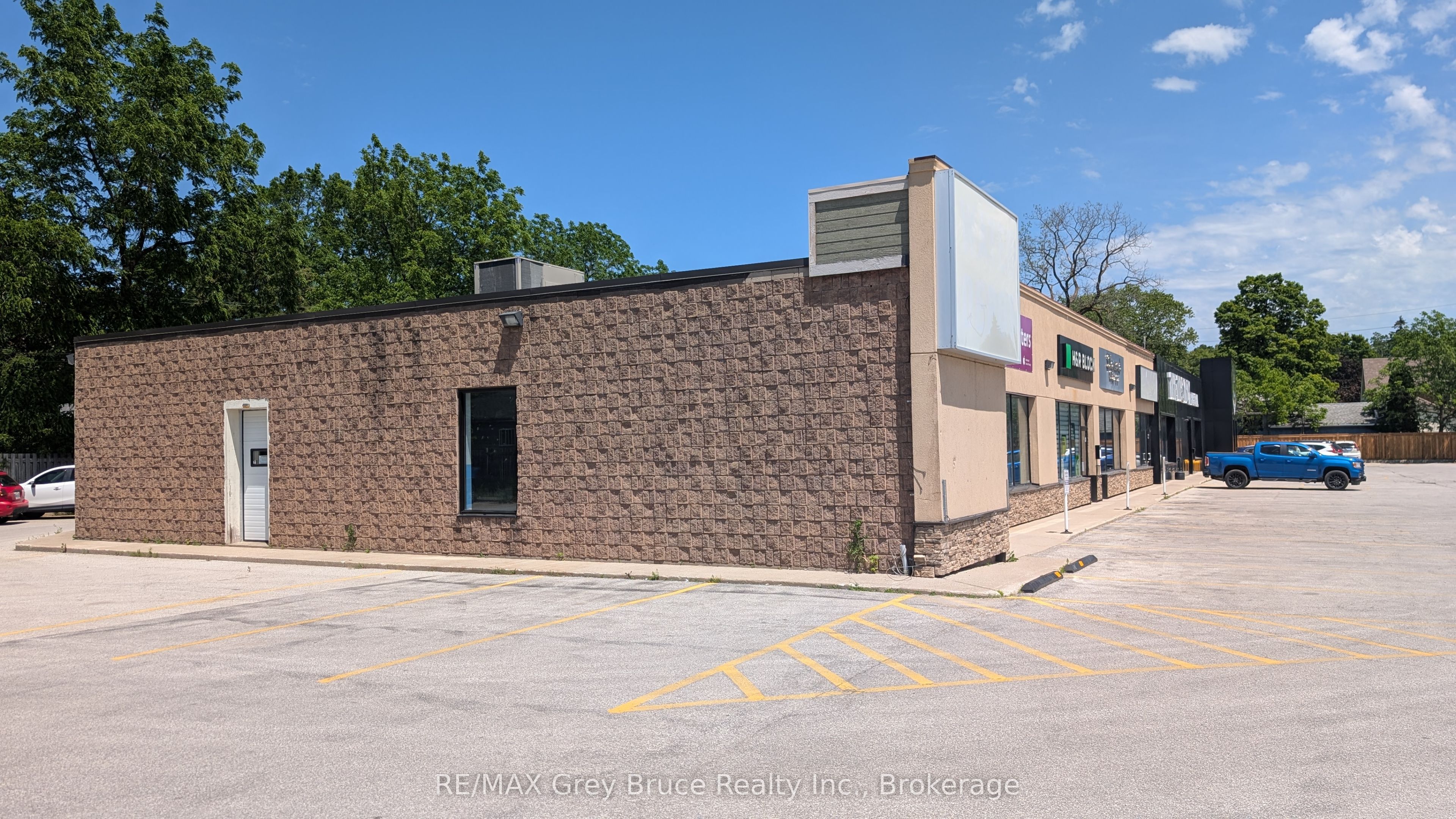 640 10th Street W 1 Property Photo 2