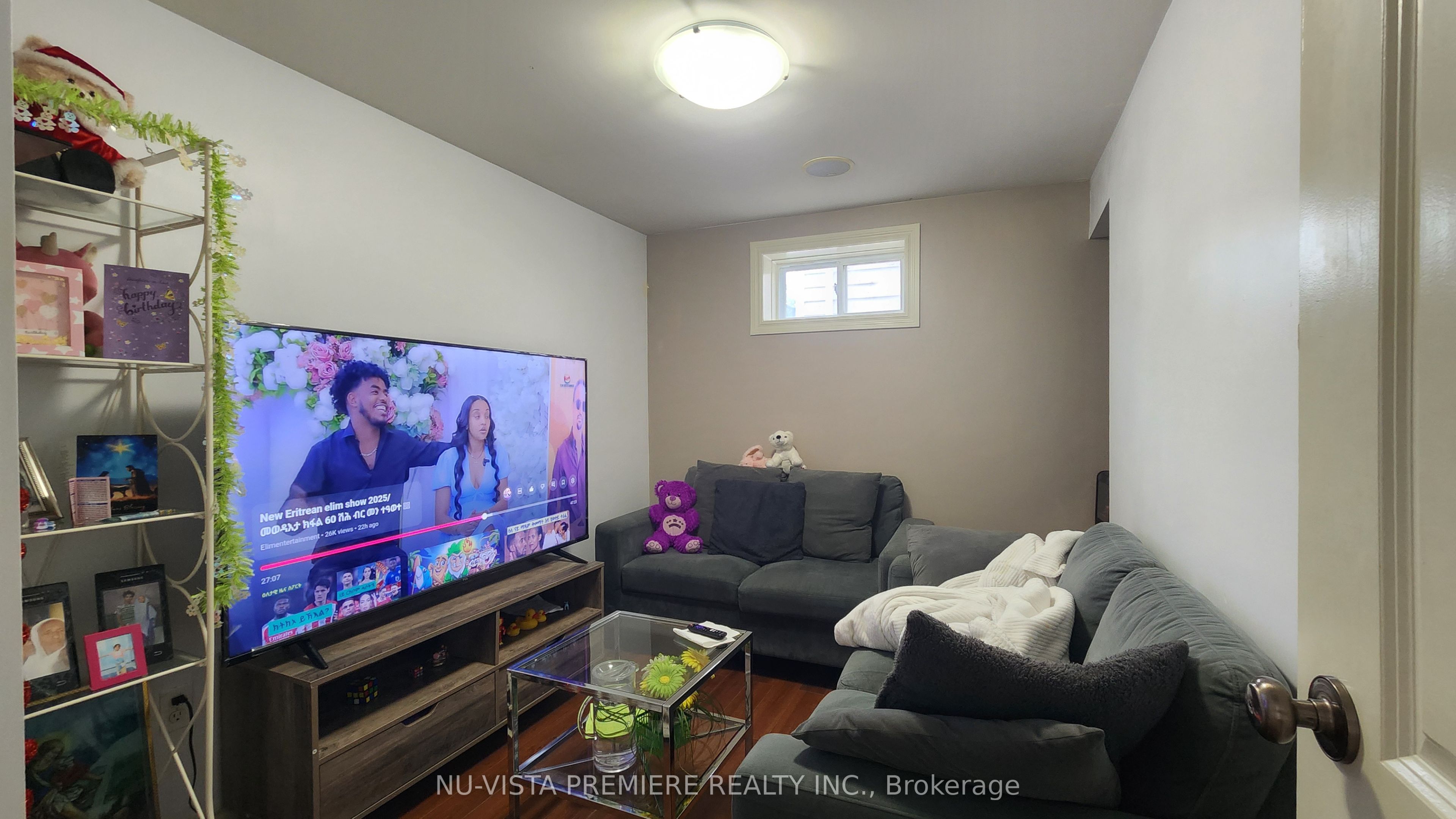 11 Oxford Street W Lower Property Photo 5