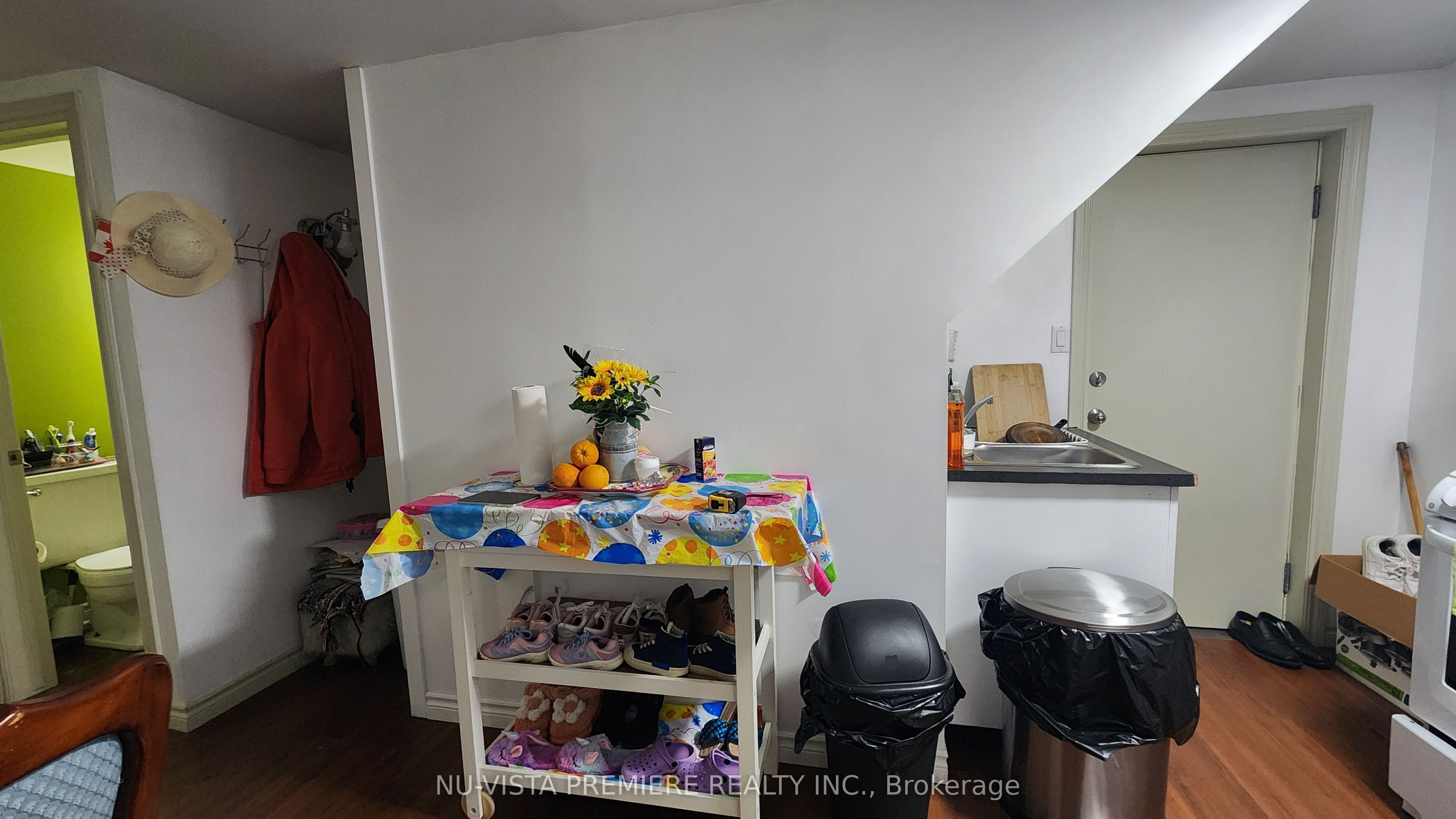 11 Oxford Street W Lower Property Photo 11