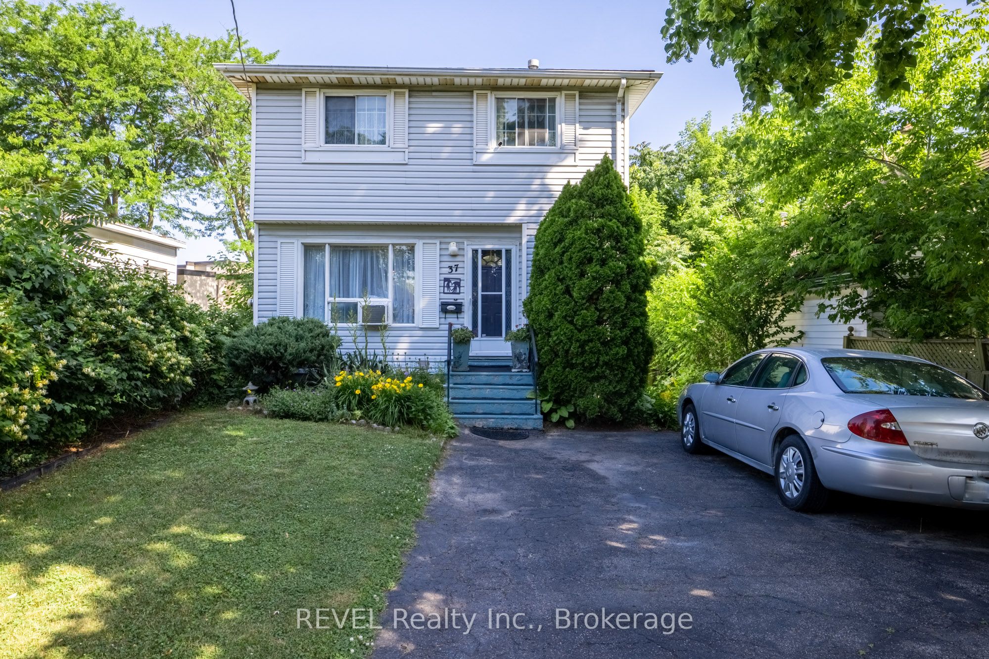 37 Manchester Avenue Property Photo 1