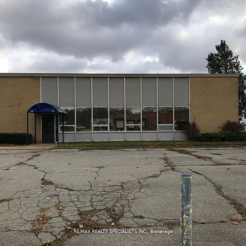 18 Spalding Drive Property Photo 1