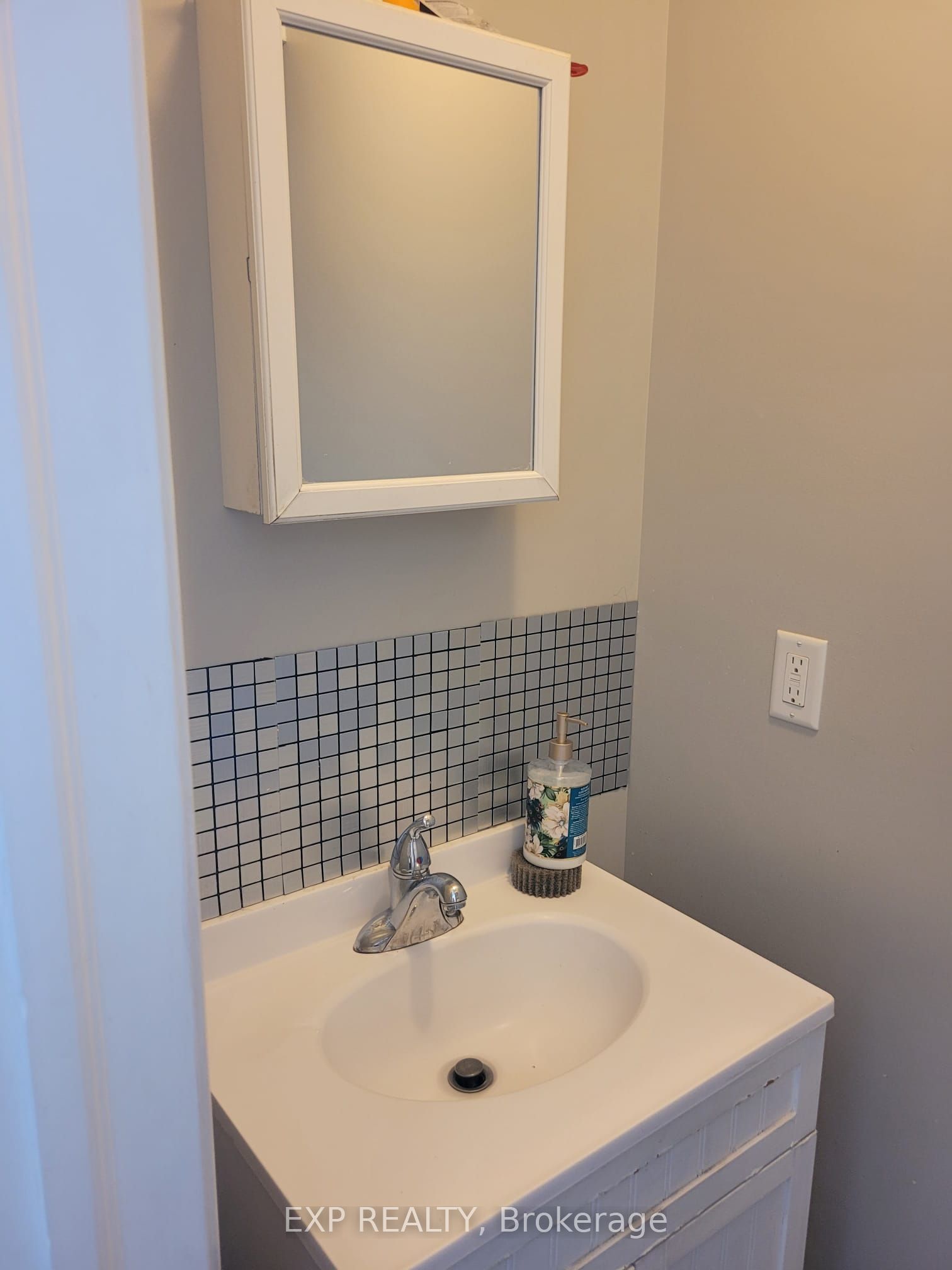 768 Mckay Avenue Property Photo 14