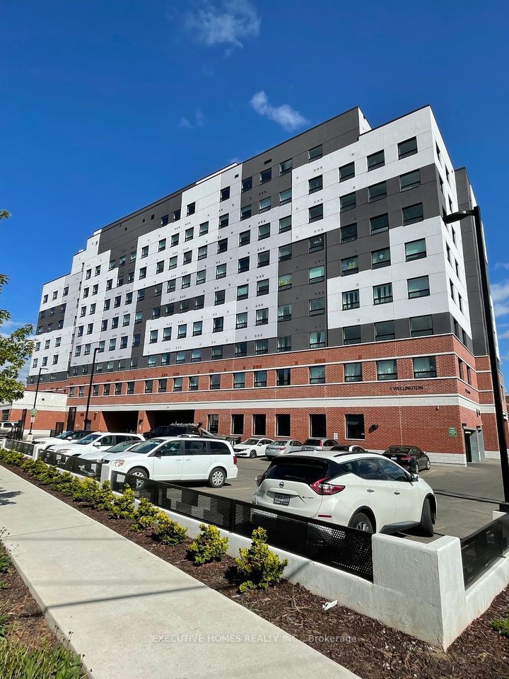 1 Wellington Street 611 Property Photo 3