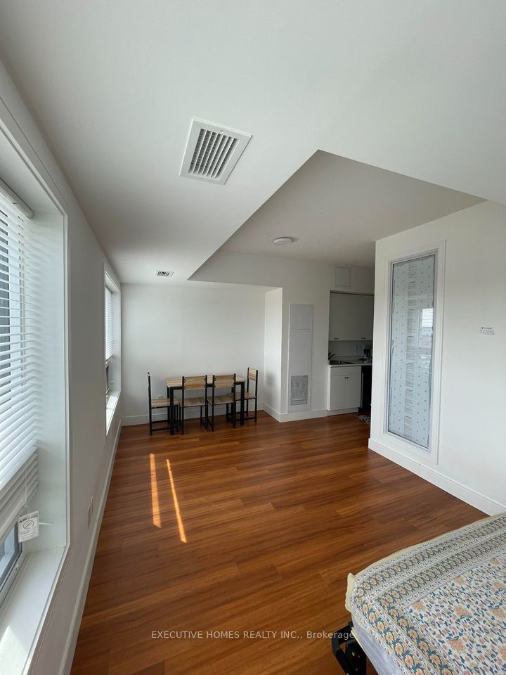 1 Wellington Street 611 Property Photo 11